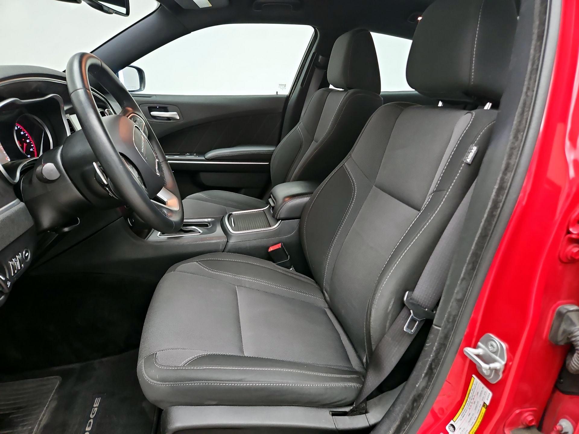 Thumbnail: 2016 Dodge Charger - 11