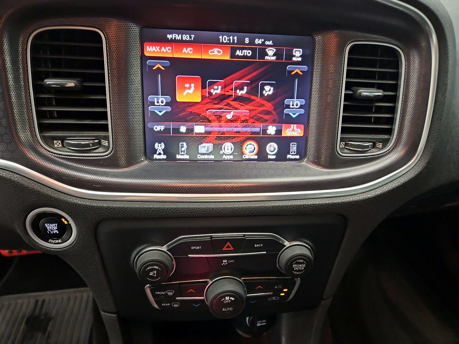 Thumbnail: 2016 Dodge Charger - 17
