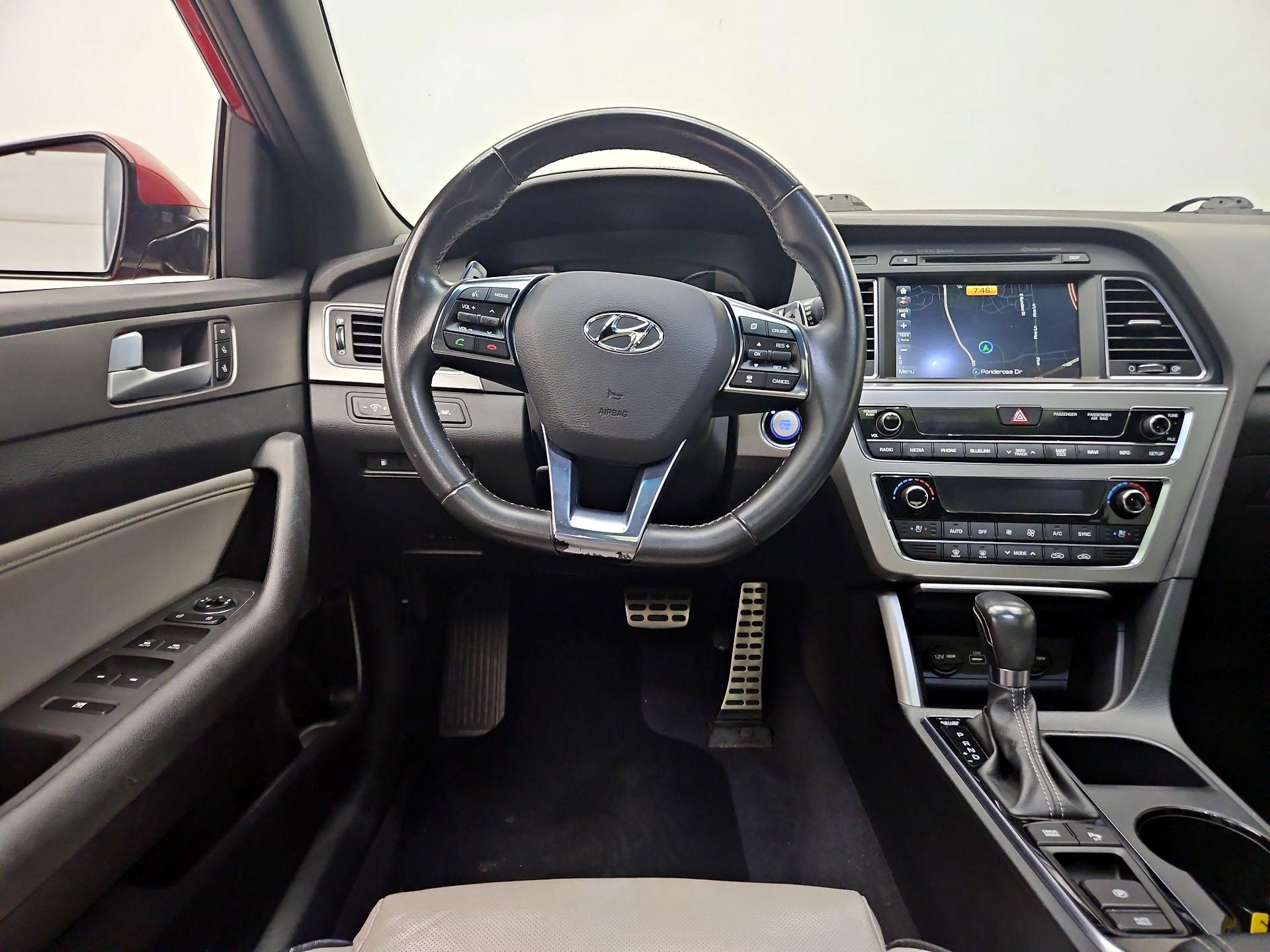 Thumbnail: 2015 Hyundai Sonata - 10