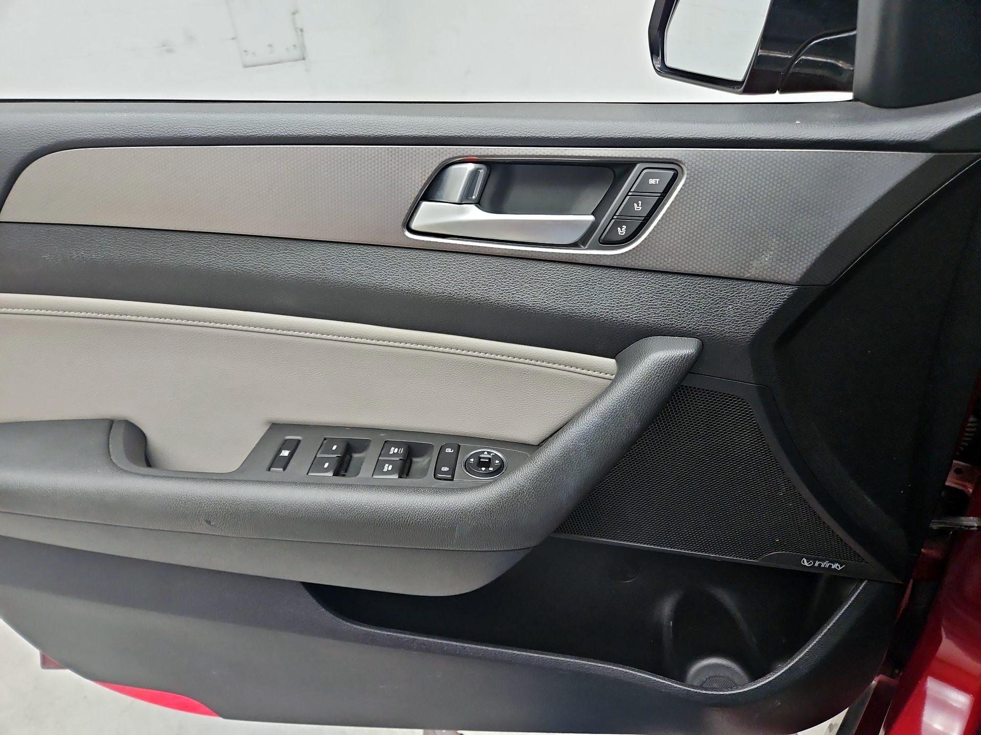 Thumbnail: 2015 Hyundai Sonata - 12