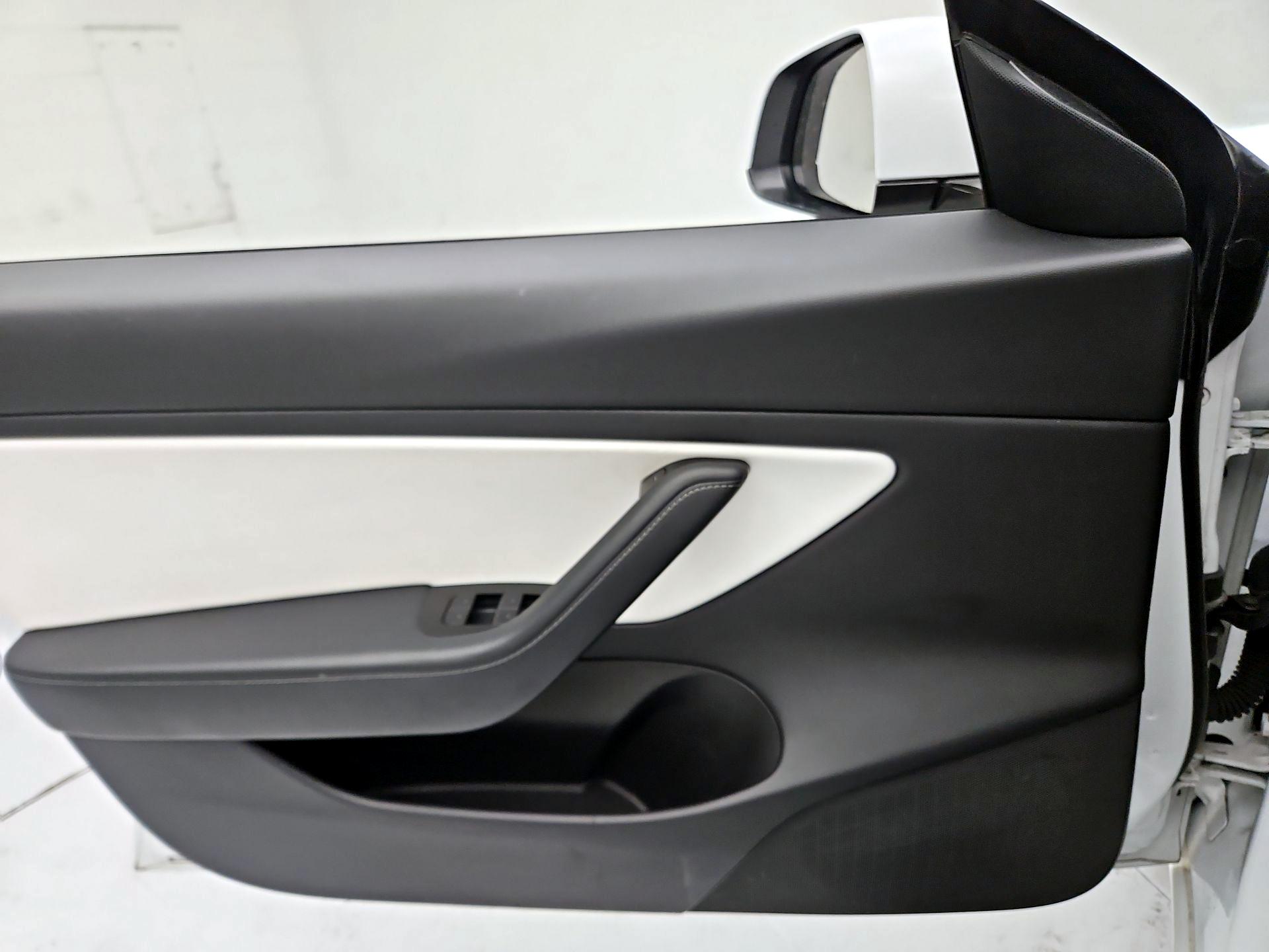 Thumbnail: 2020 Tesla Model 3 - 12
