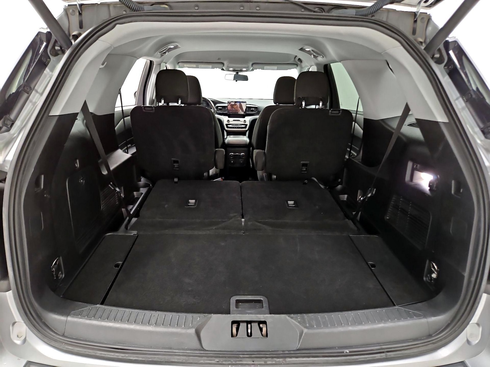 2021 Ford Explorer XLT - Photo 23