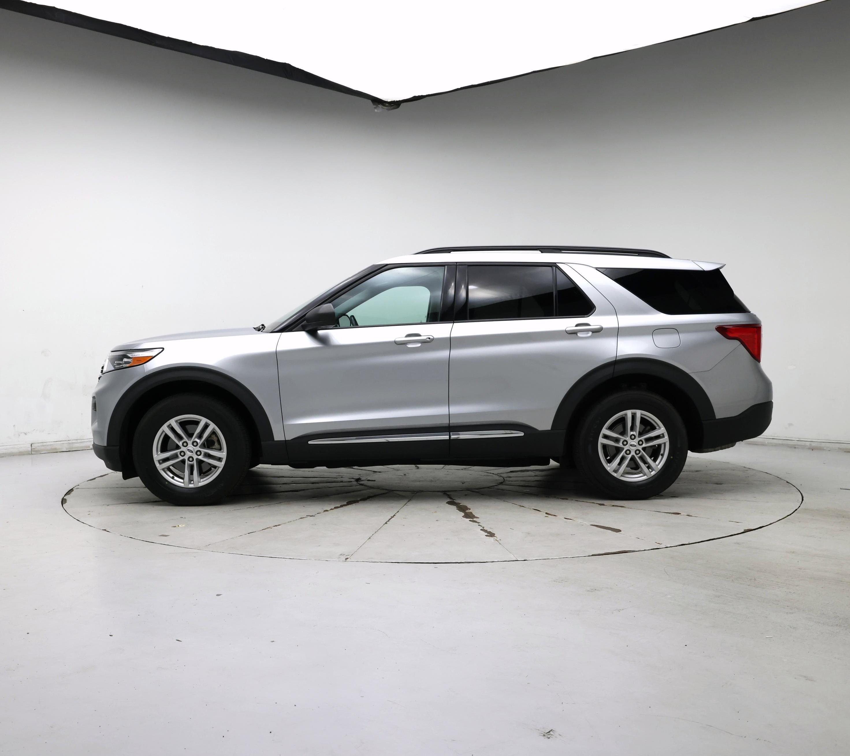 Thumbnail: 2021 Ford Explorer - 3