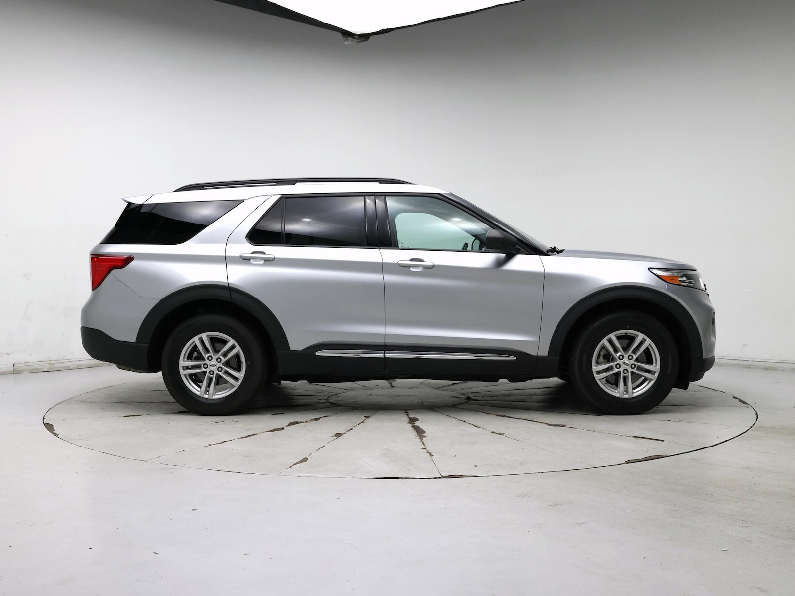 2021 Ford Explorer XLT - Photo 8