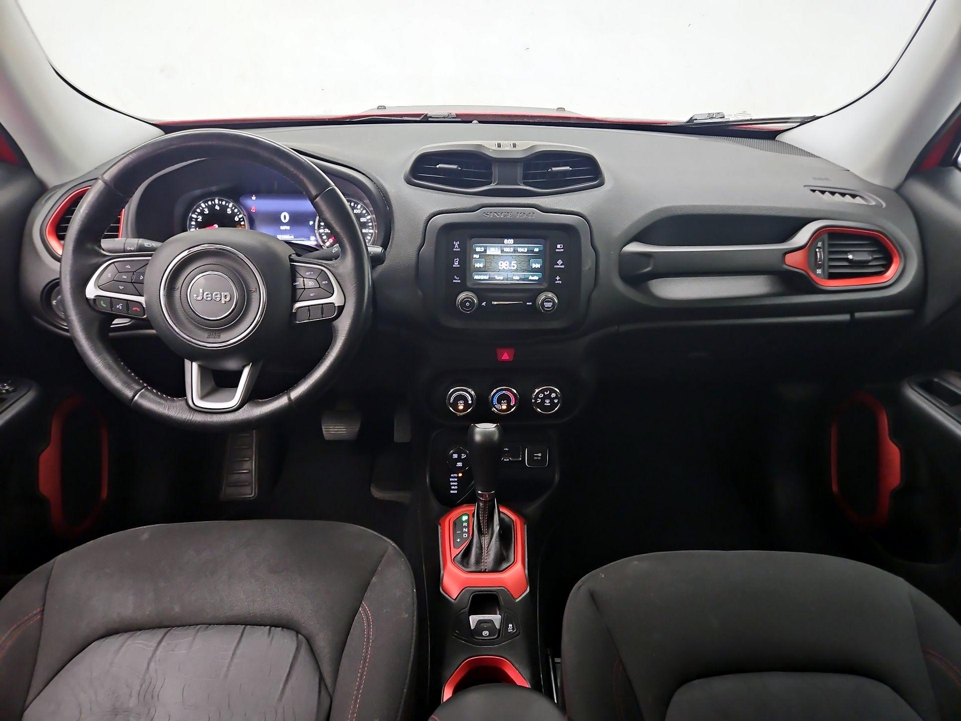 Thumbnail: 2016 Jeep Renegade - 9