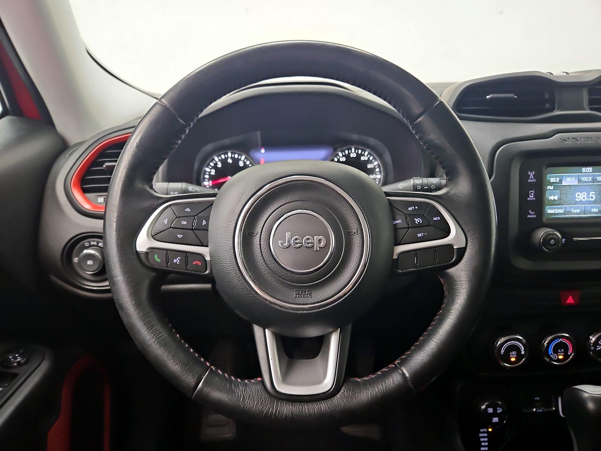 Thumbnail: 2016 Jeep Renegade - 10