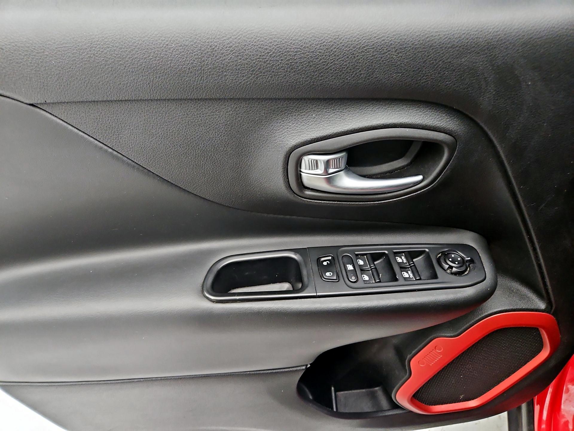Thumbnail: 2016 Jeep Renegade - 12