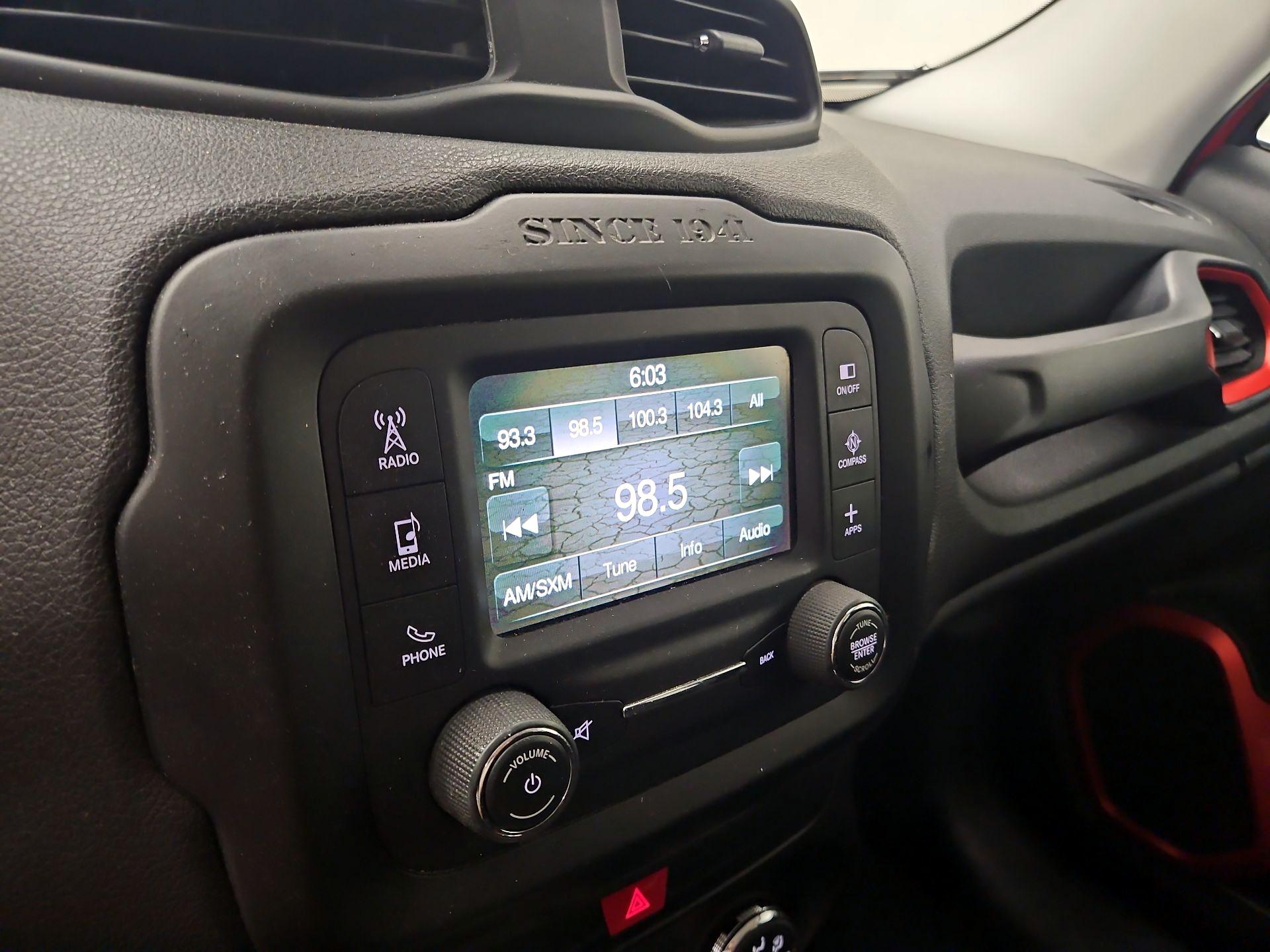 Thumbnail: 2016 Jeep Renegade - 15