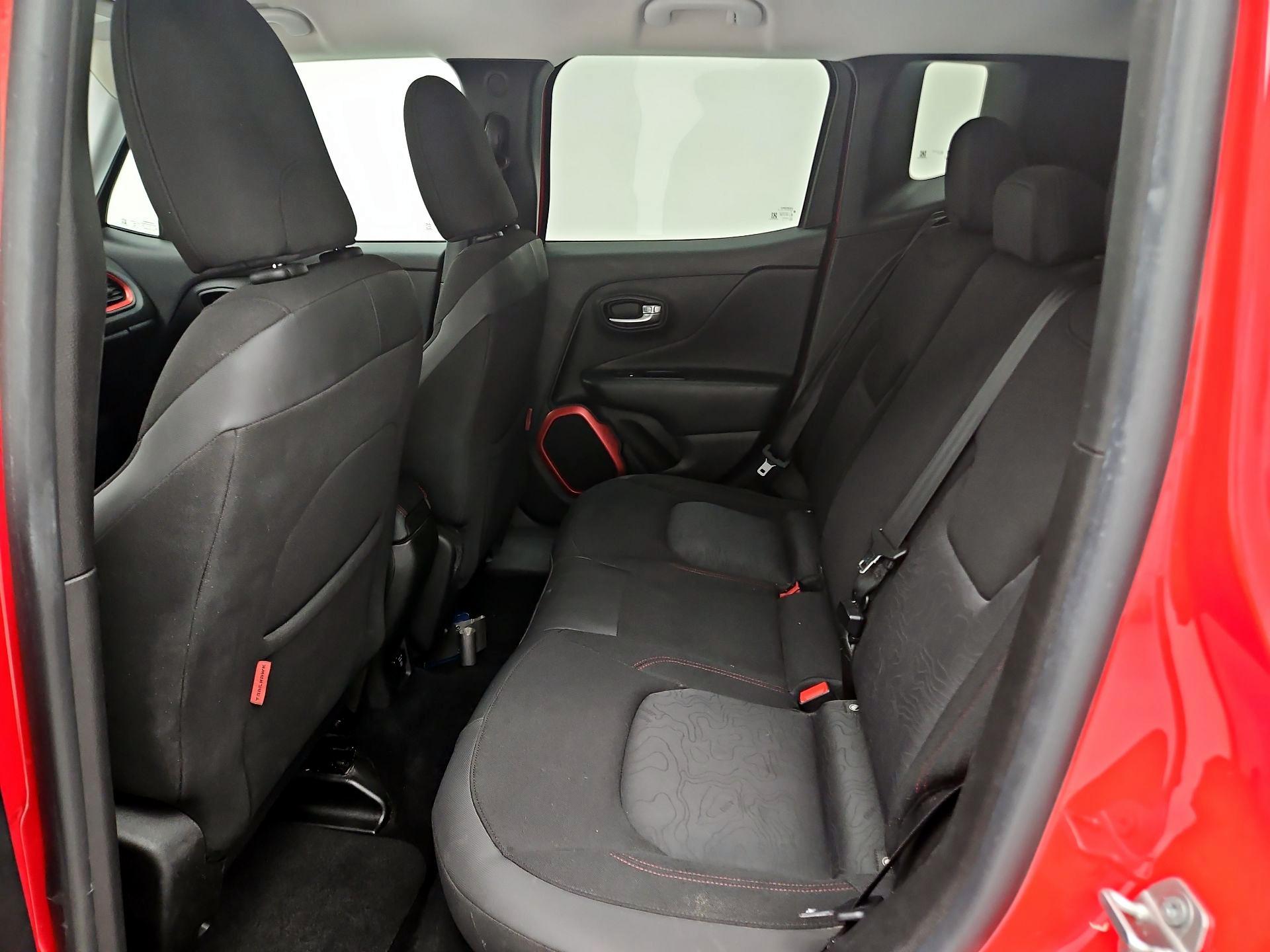 Thumbnail: 2016 Jeep Renegade - 19