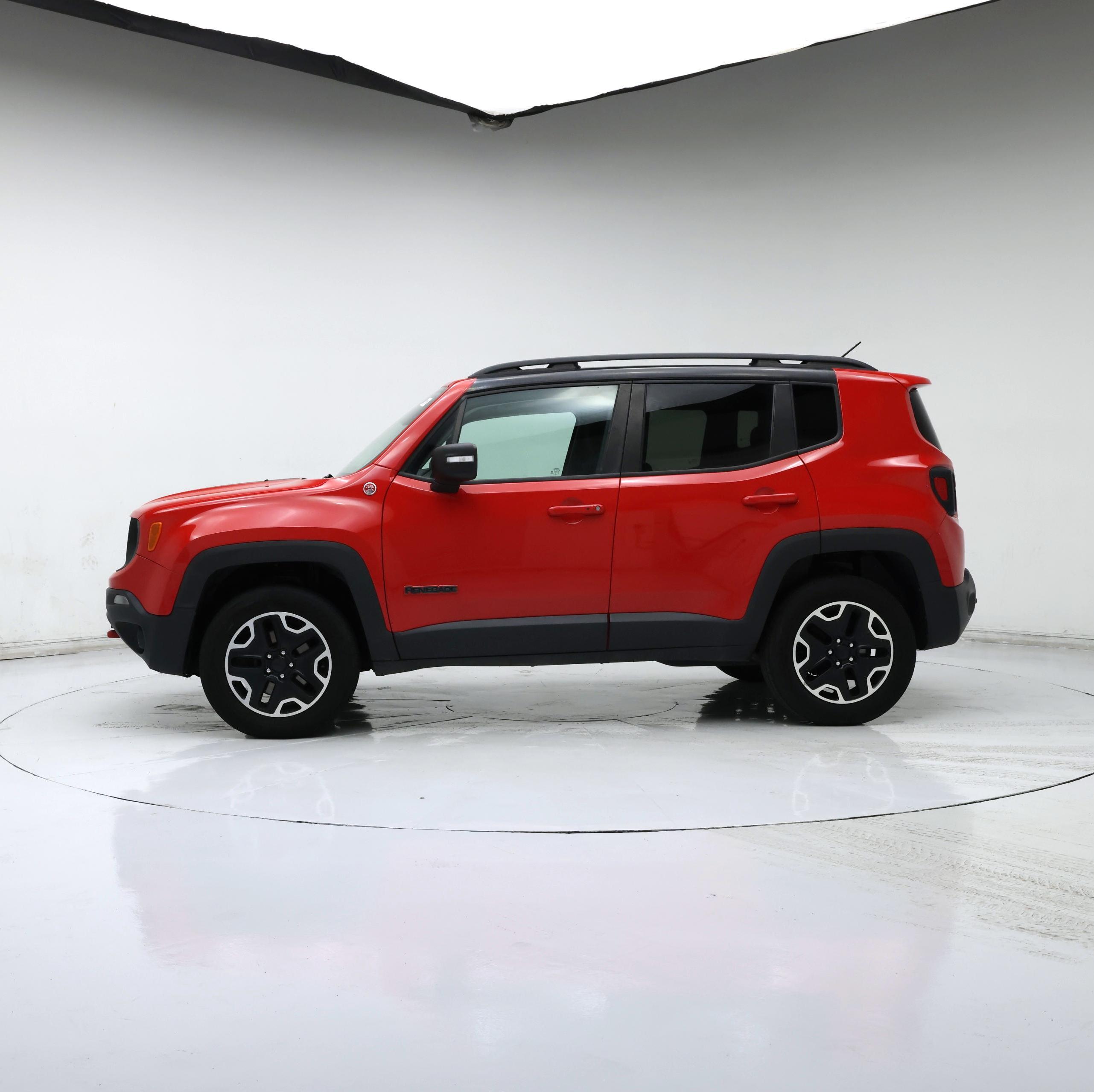 Thumbnail: 2016 Jeep Renegade - 3