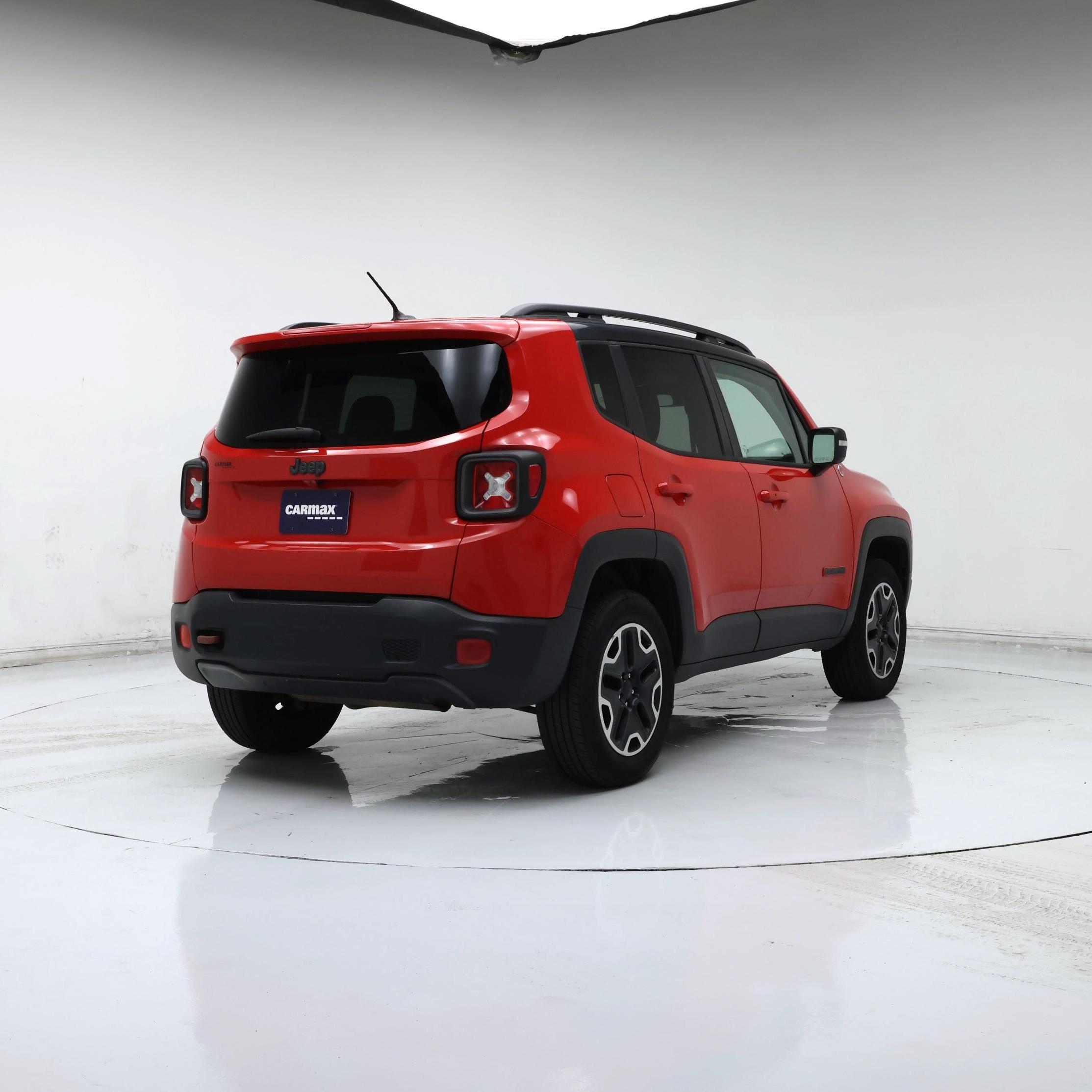 Thumbnail: 2016 Jeep Renegade - 8