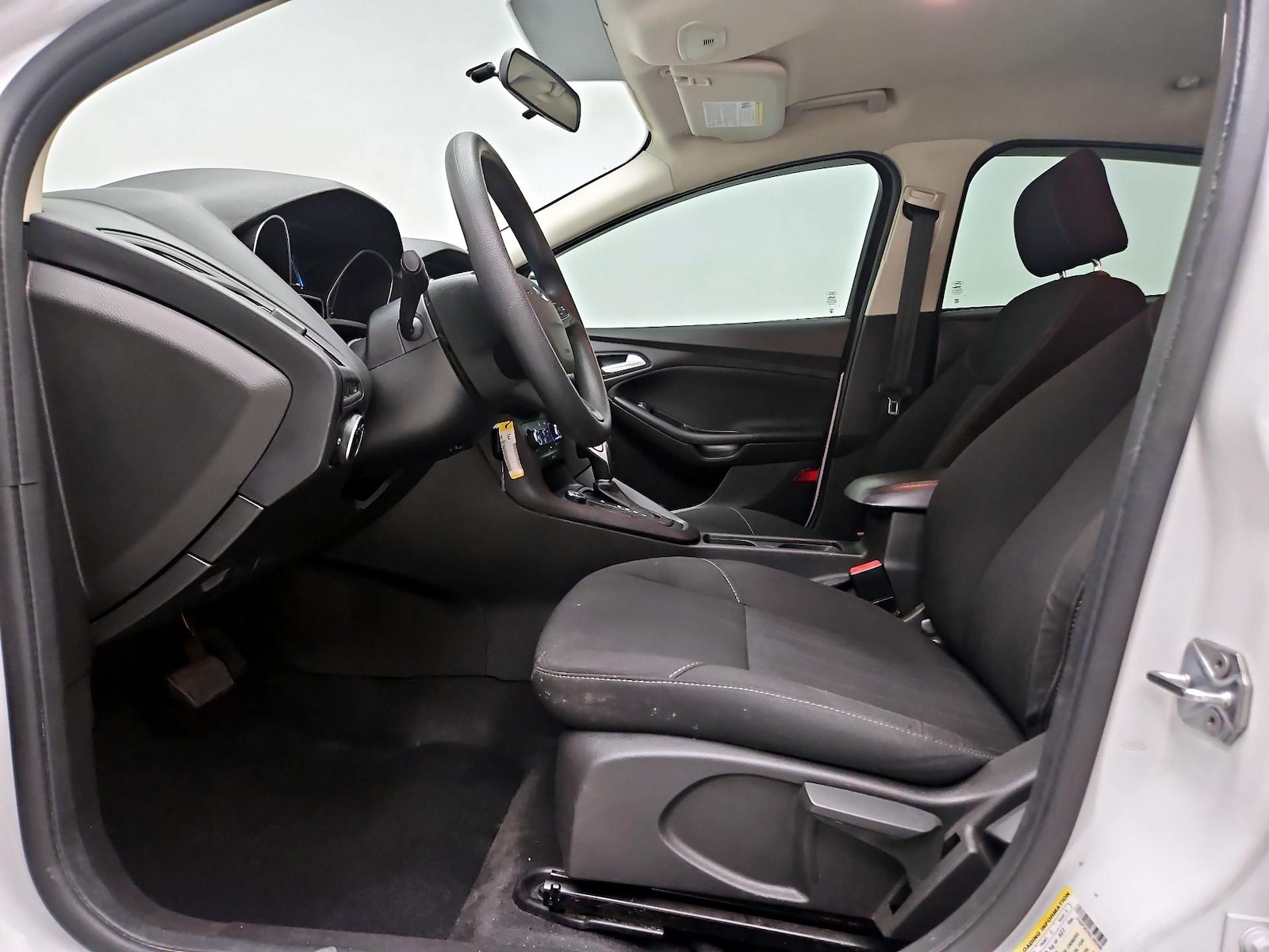 2016 Ford Focus SE - Photo 12