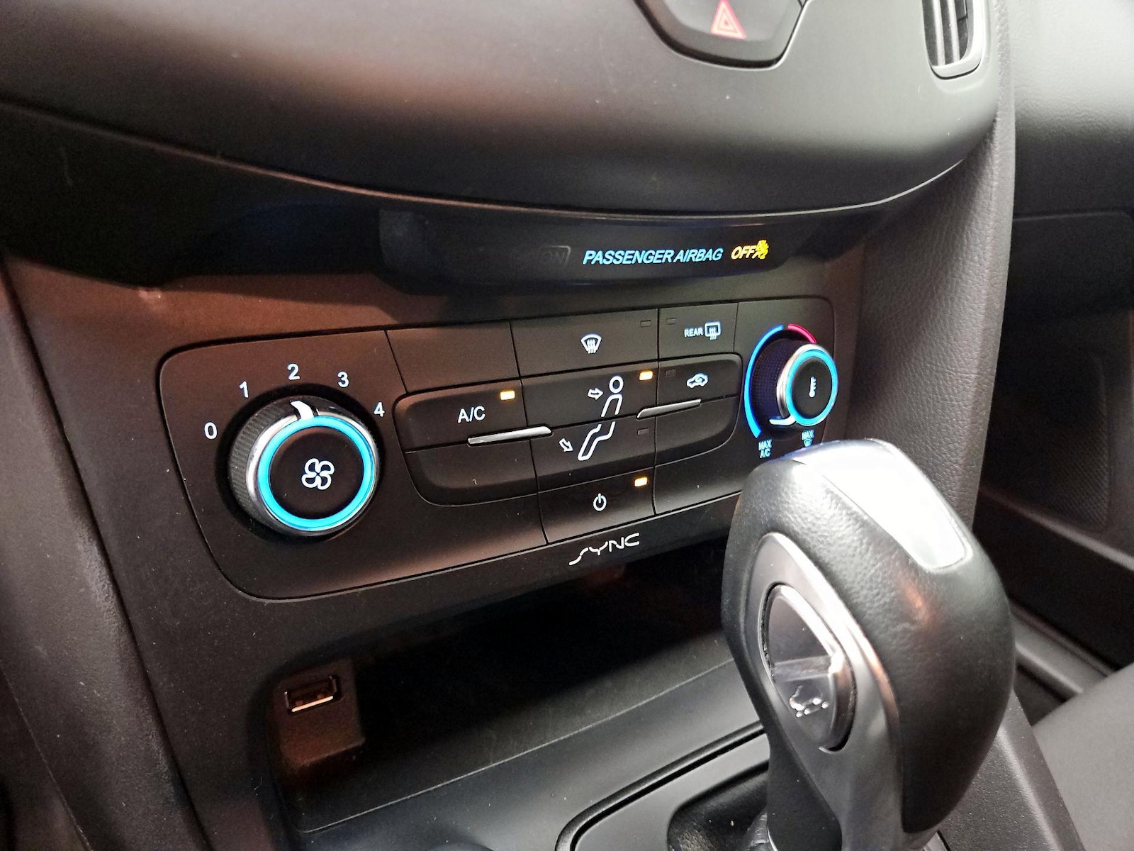 2016 Ford Focus SE - Photo 17