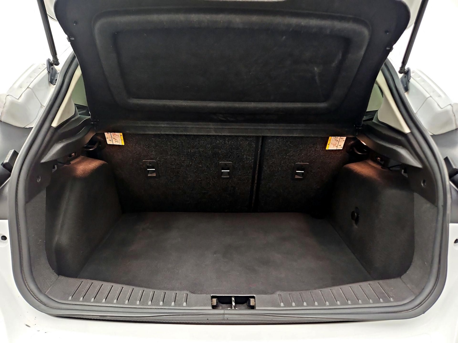 2016 Ford Focus SE - Photo 21