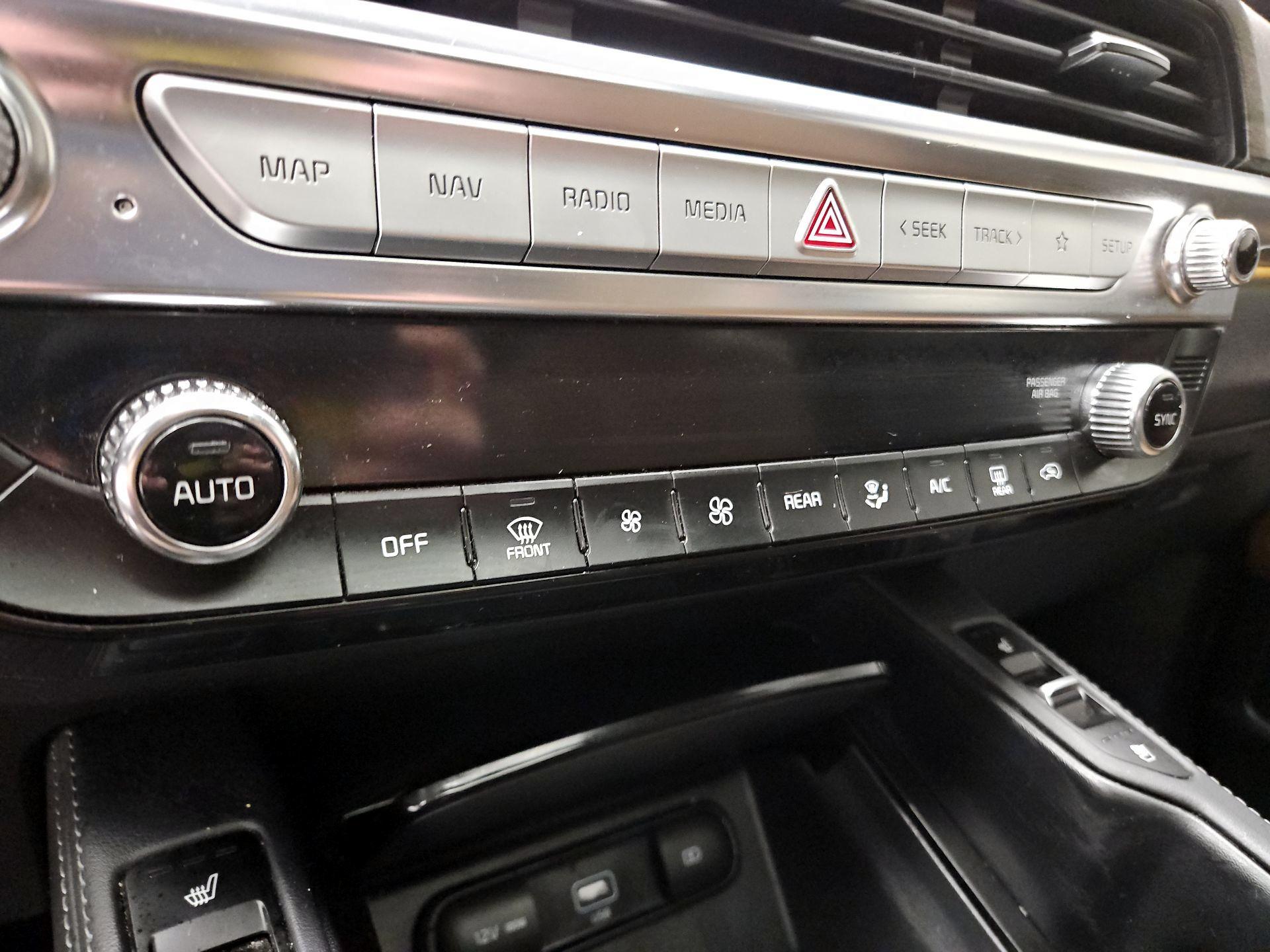 Thumbnail: 2021 Kia Telluride - 17
