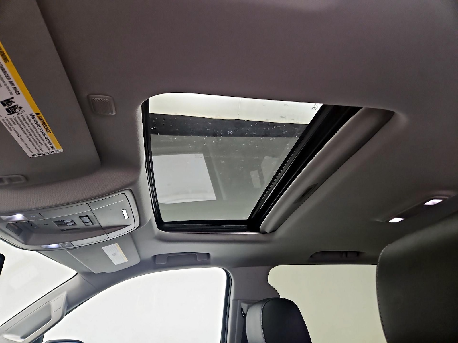 Sunroof(s) & Overhead Airbags
