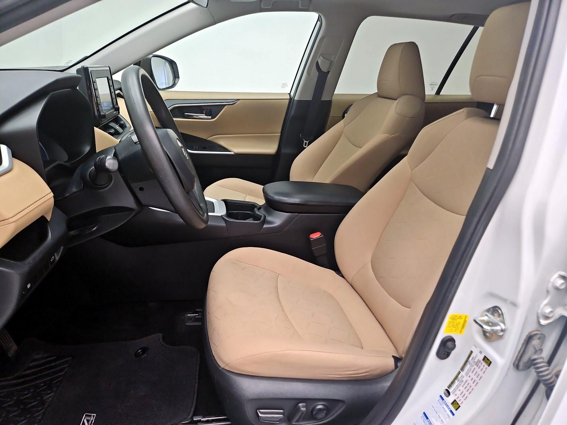 Thumbnail: 2020 Toyota RAV4 - 11