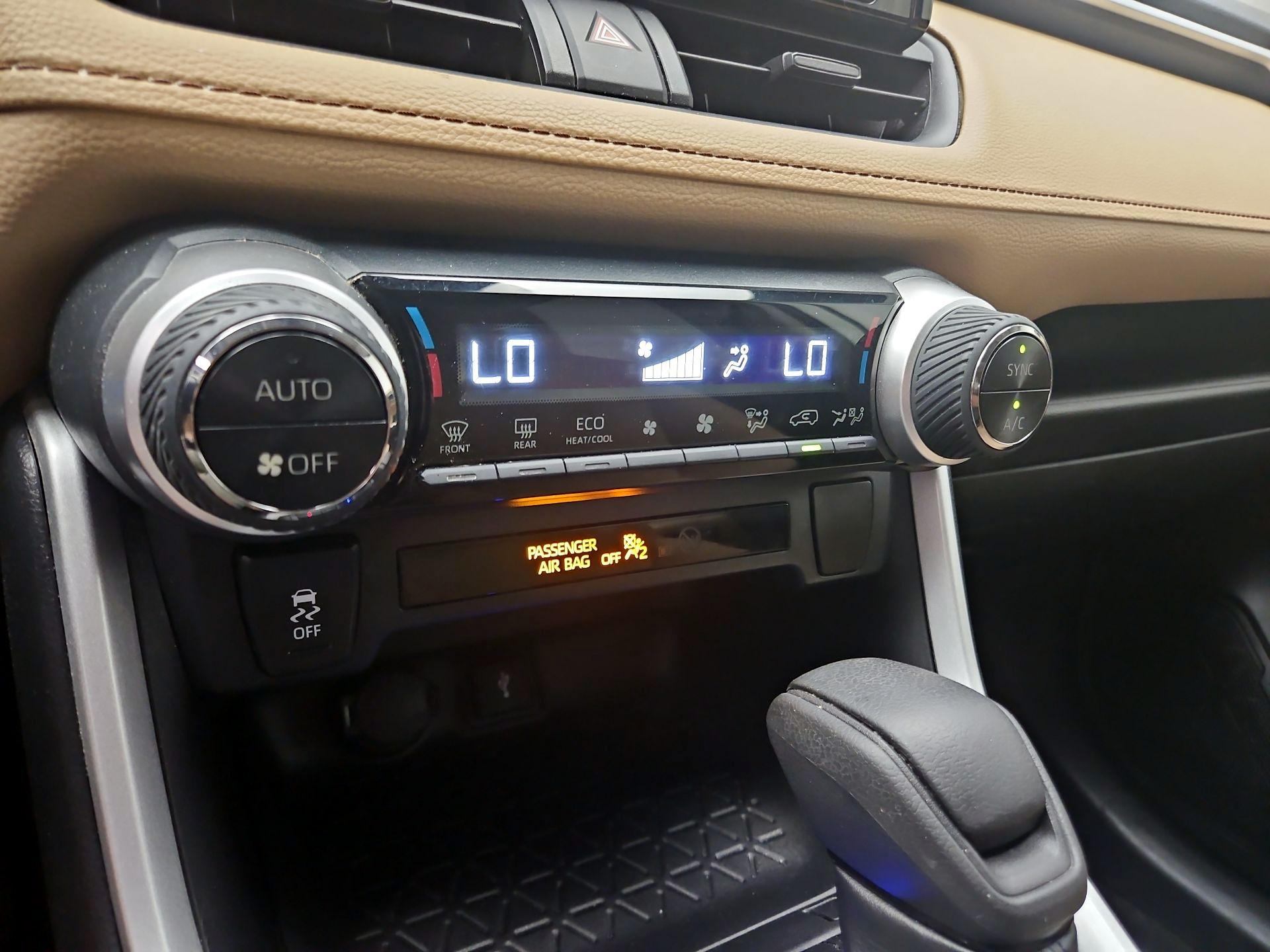Thumbnail: 2020 Toyota RAV4 - 16