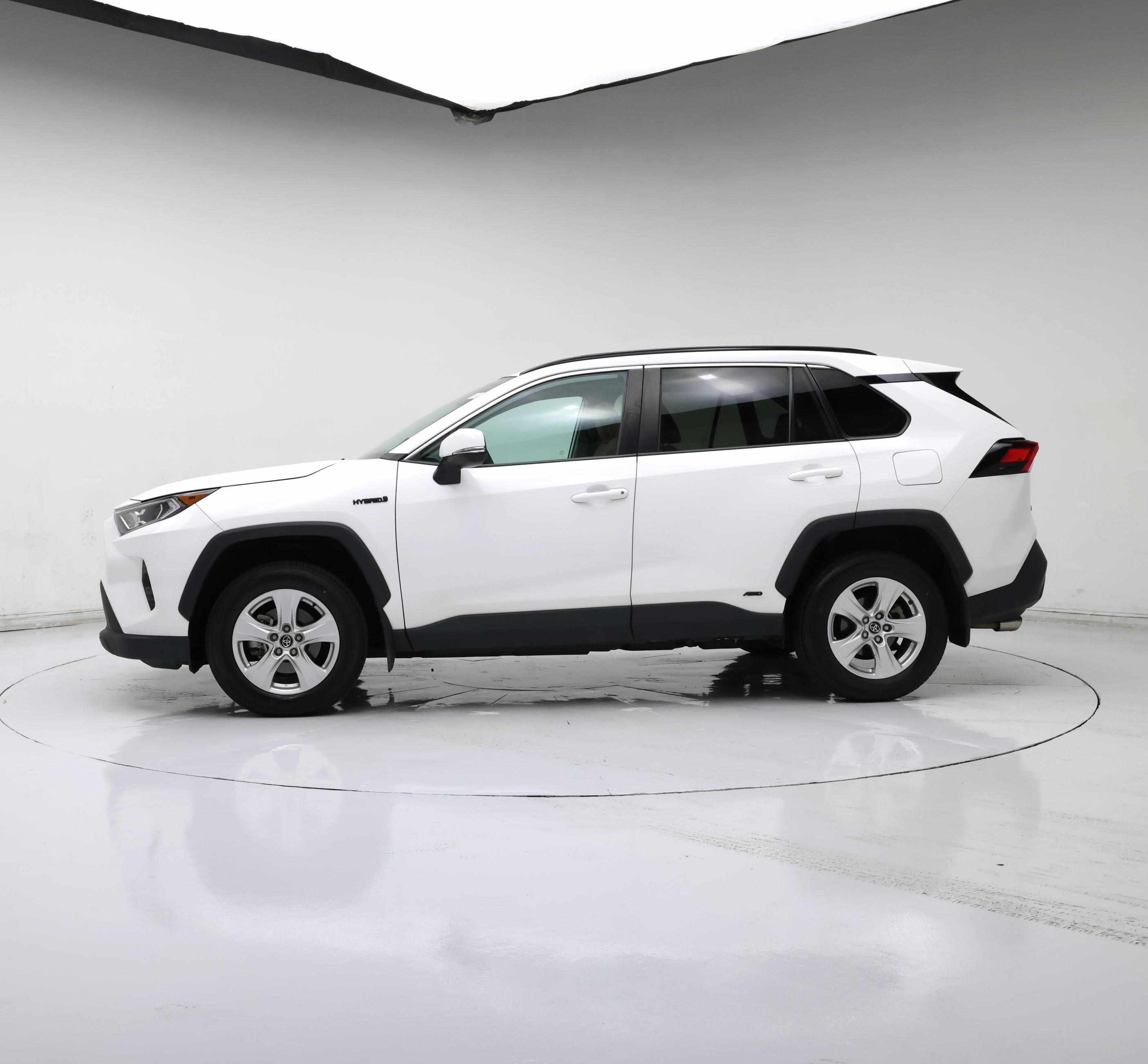 Thumbnail: 2020 Toyota RAV4 - 3