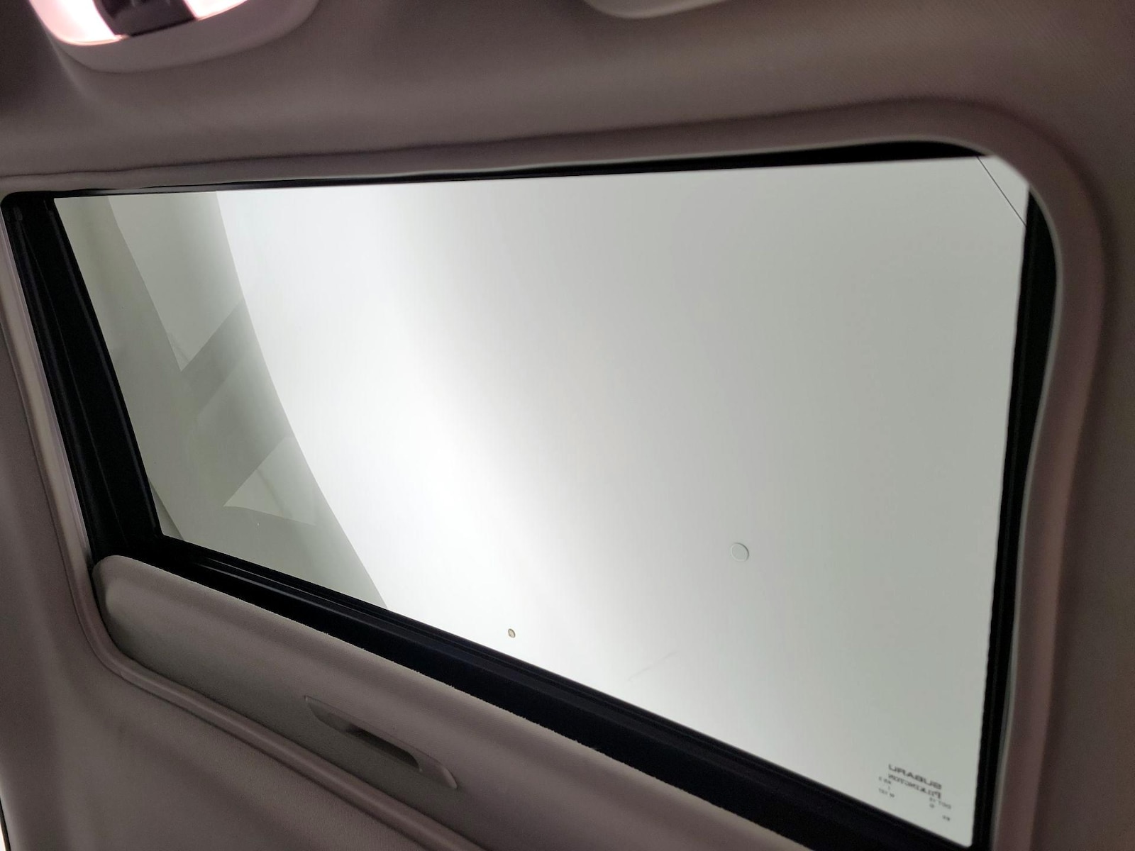 Sunroof(s) & Overhead Airbags