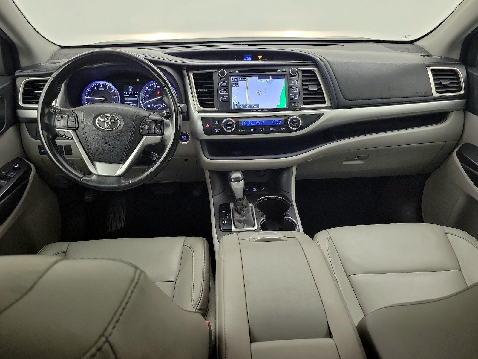 2016 Toyota Highlander XLE - Photo 10