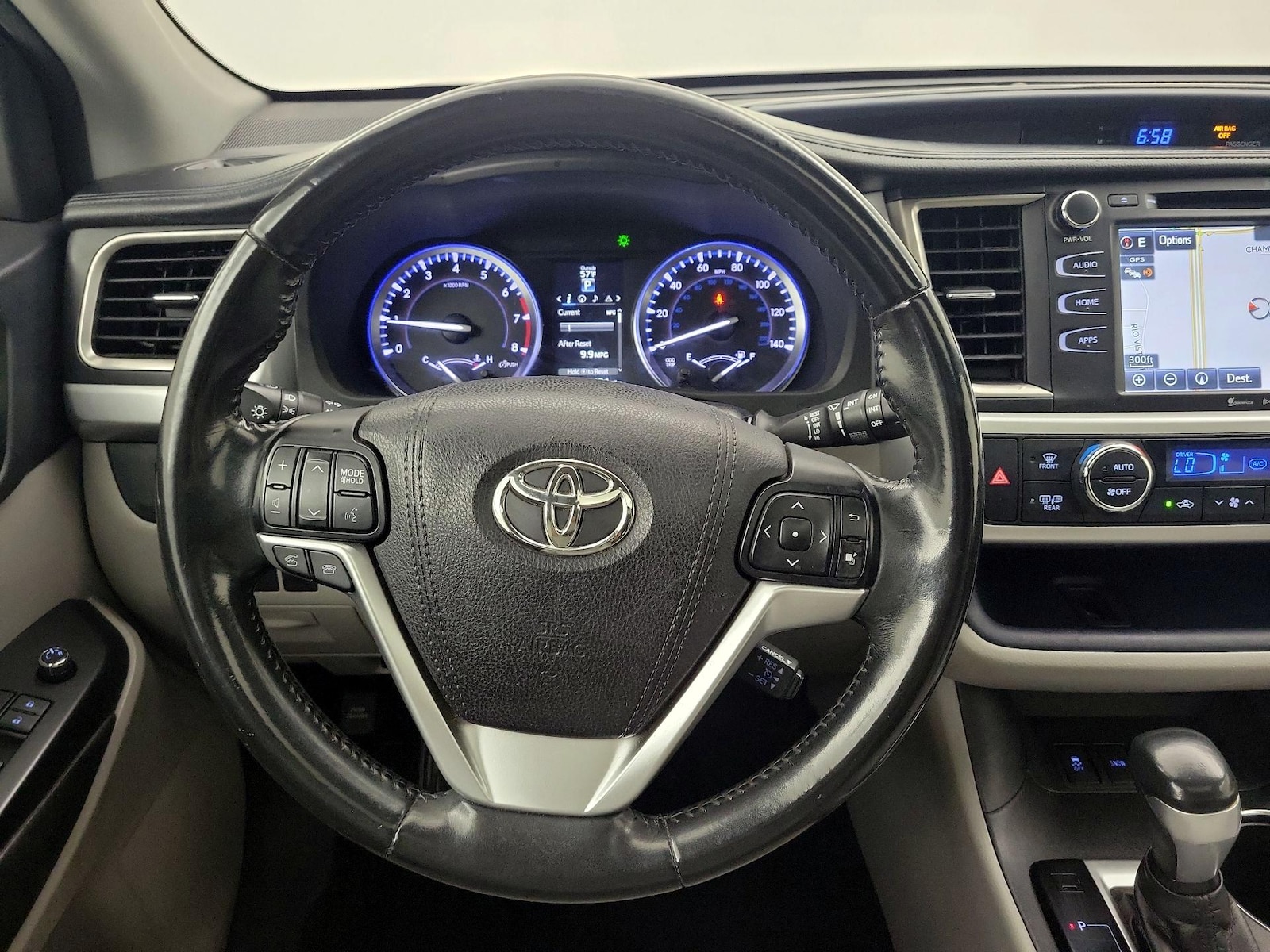 2016 Toyota Highlander XLE - Photo 11