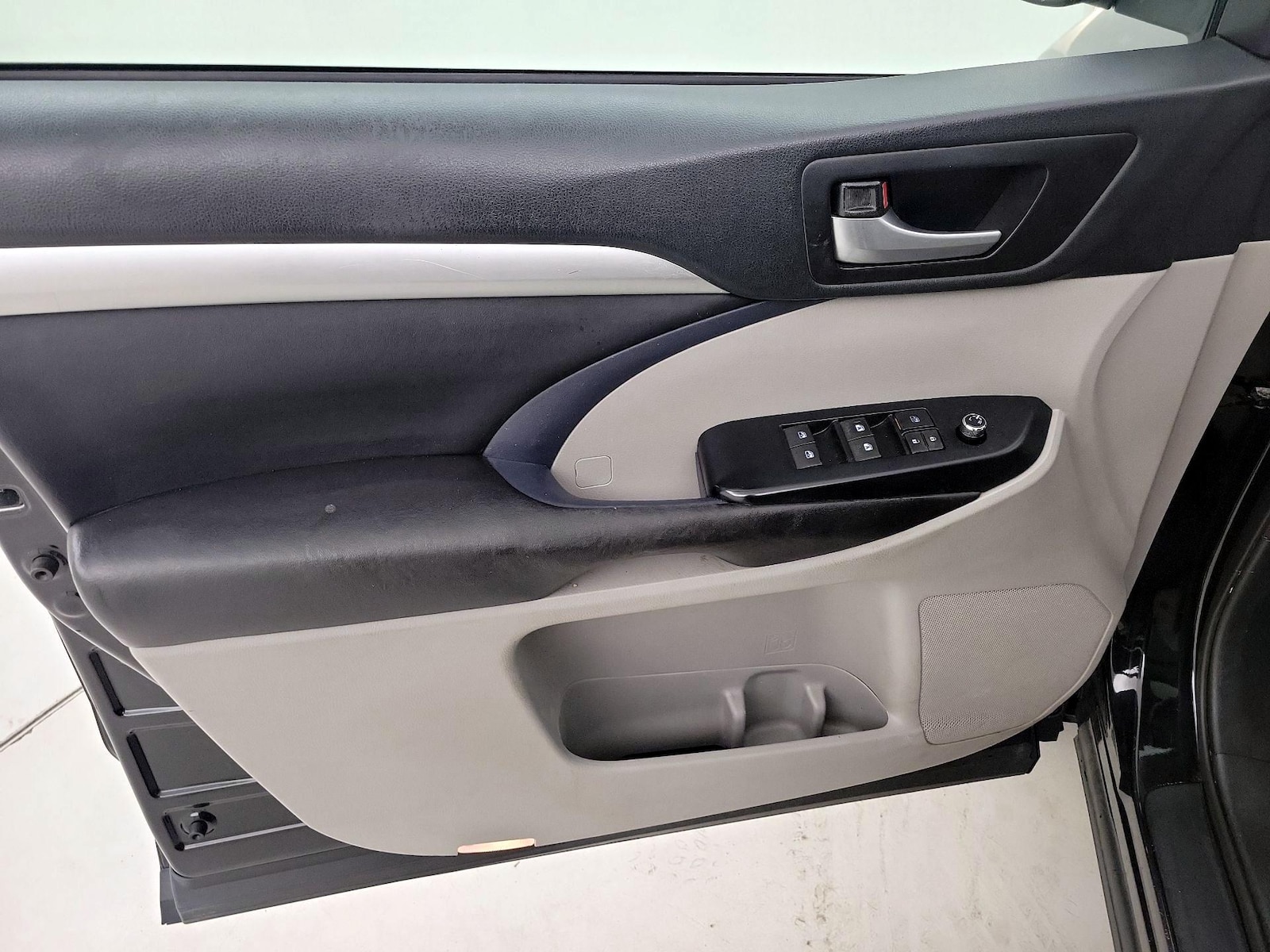 2016 Toyota Highlander XLE - Photo 13