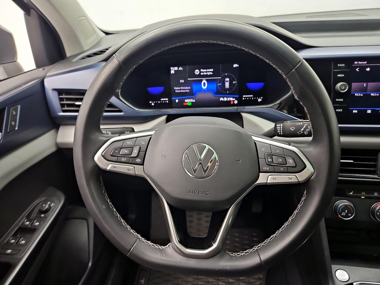 2022 Volkswagen Taos SE - Photo 11