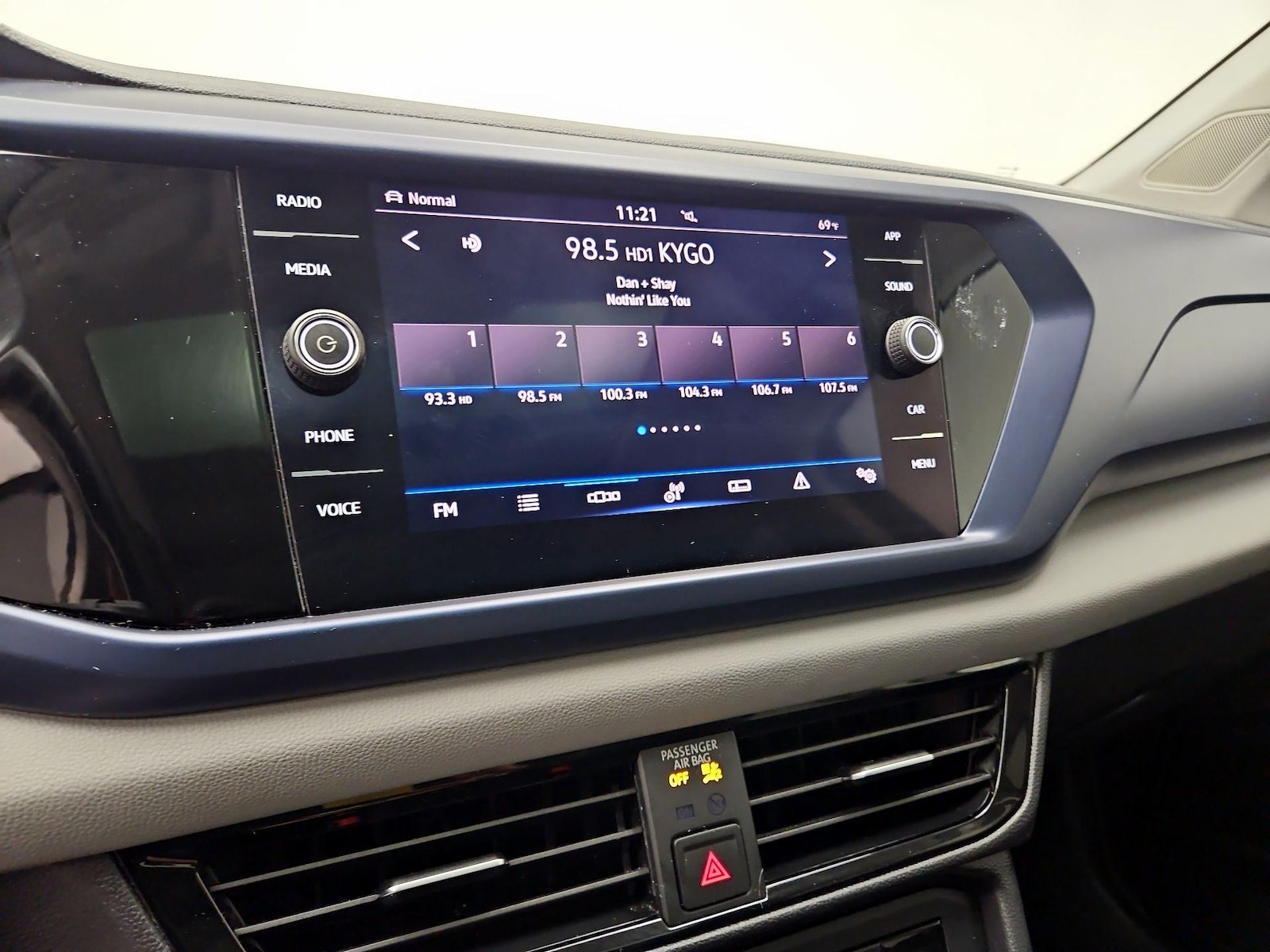 2022 Volkswagen Taos SE - Photo 16