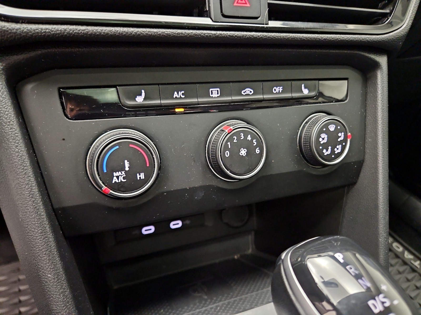 2022 Volkswagen Taos SE - Photo 17