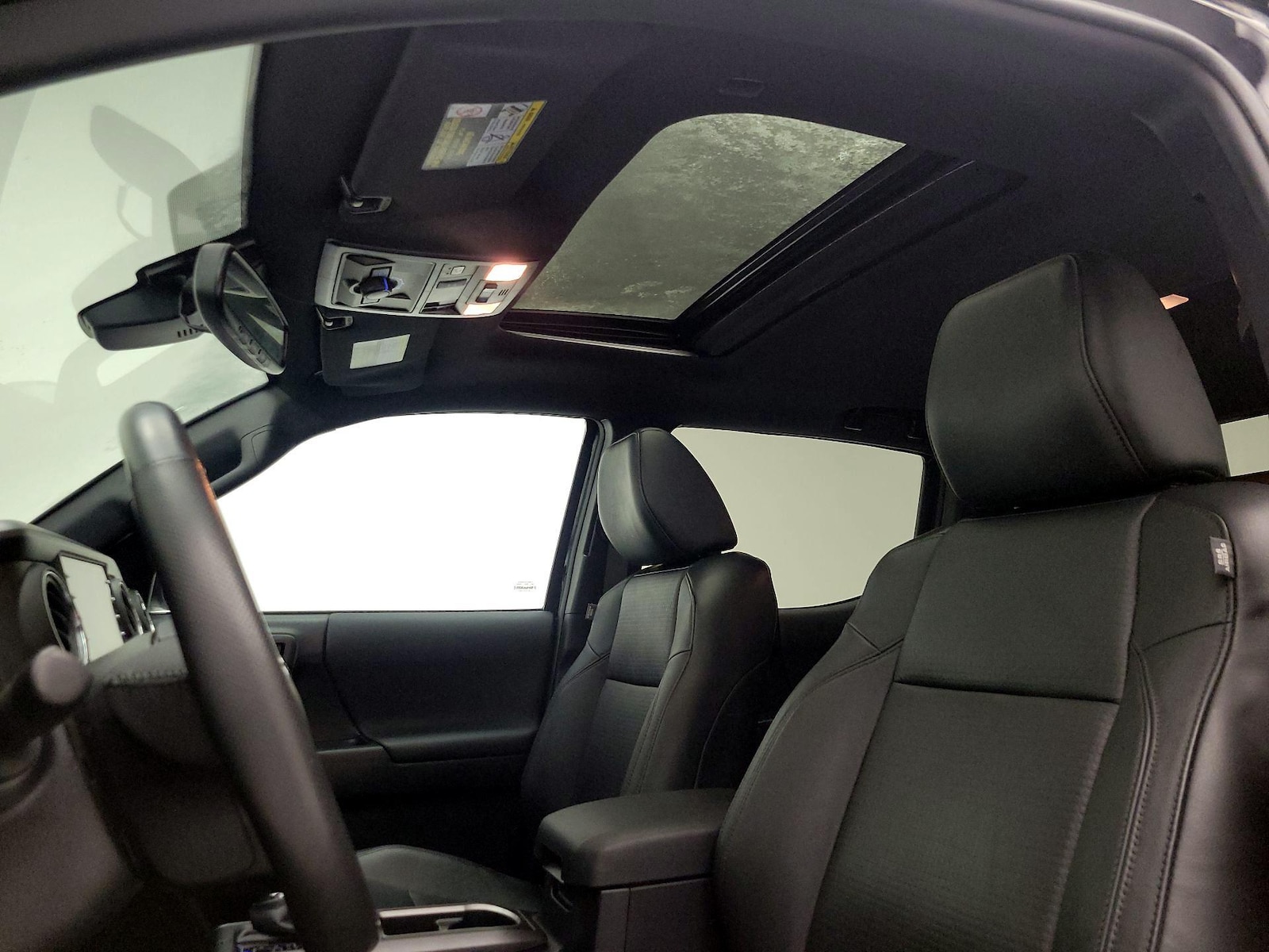 Sunroof(s) & Overhead Airbags