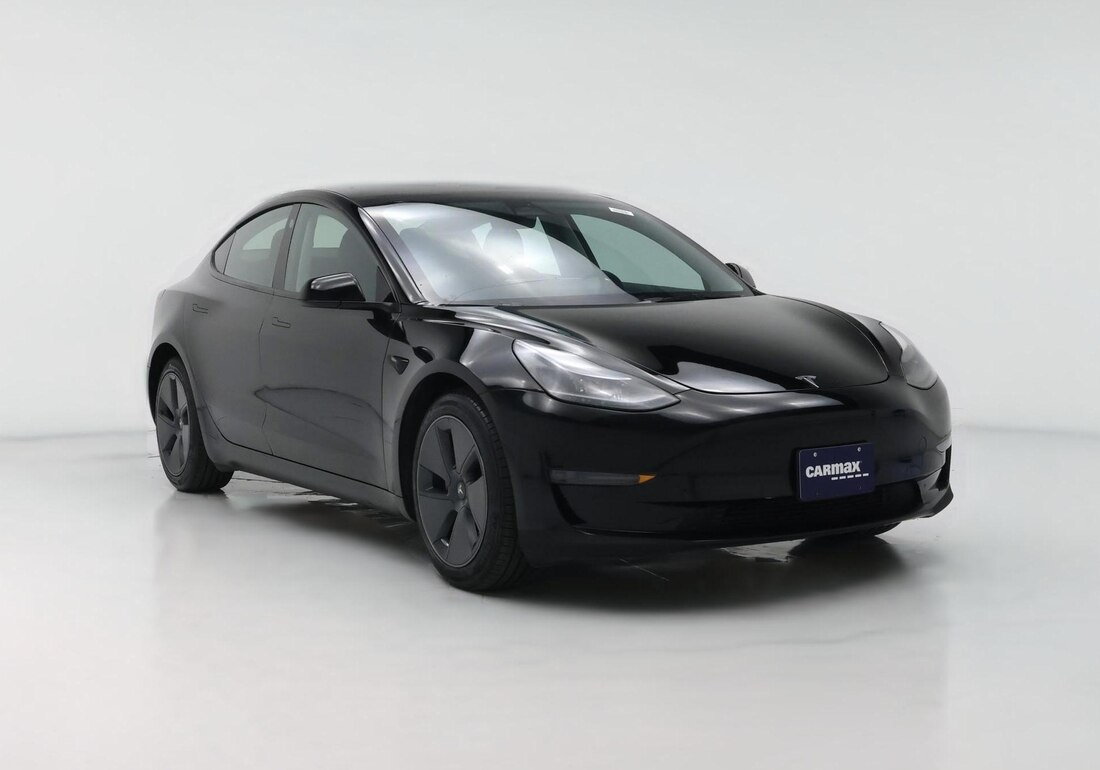 2023 Tesla Model 3 Rear-Wheel Drive in Black — CarMax photo