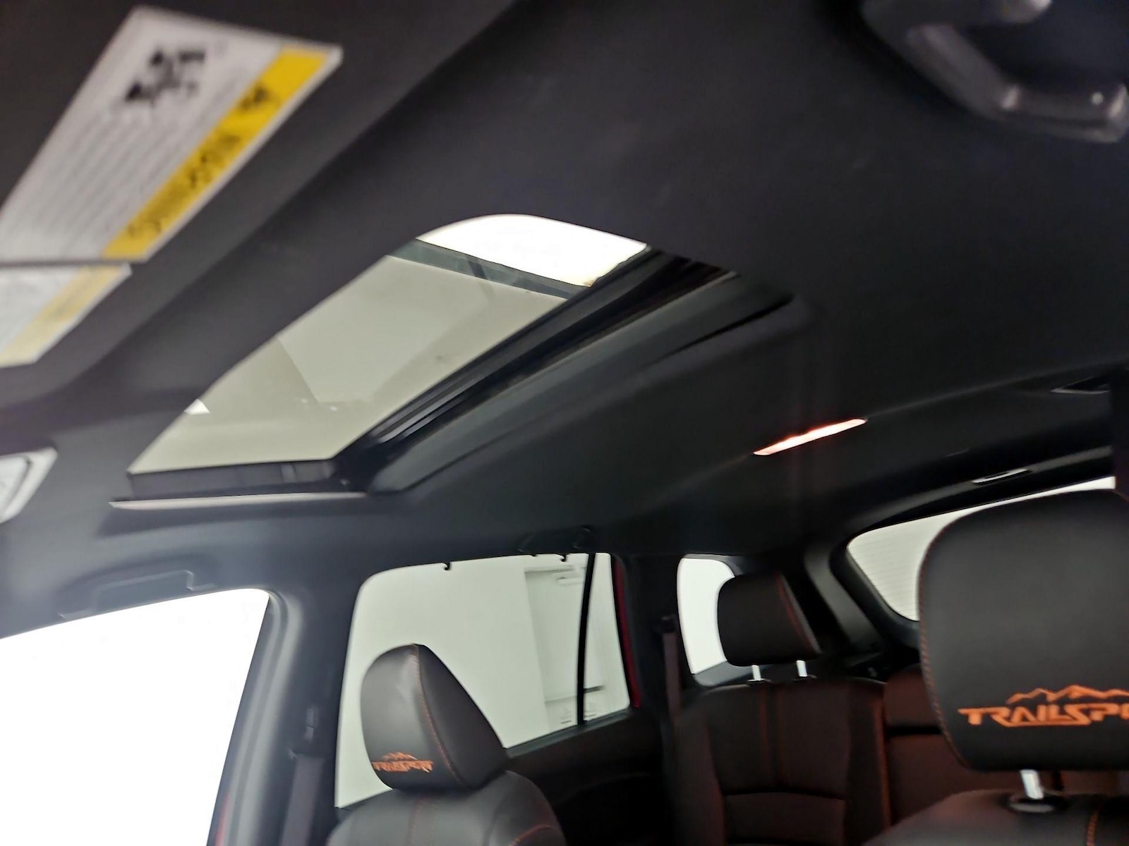 Sunroof(s) & Overhead Airbags