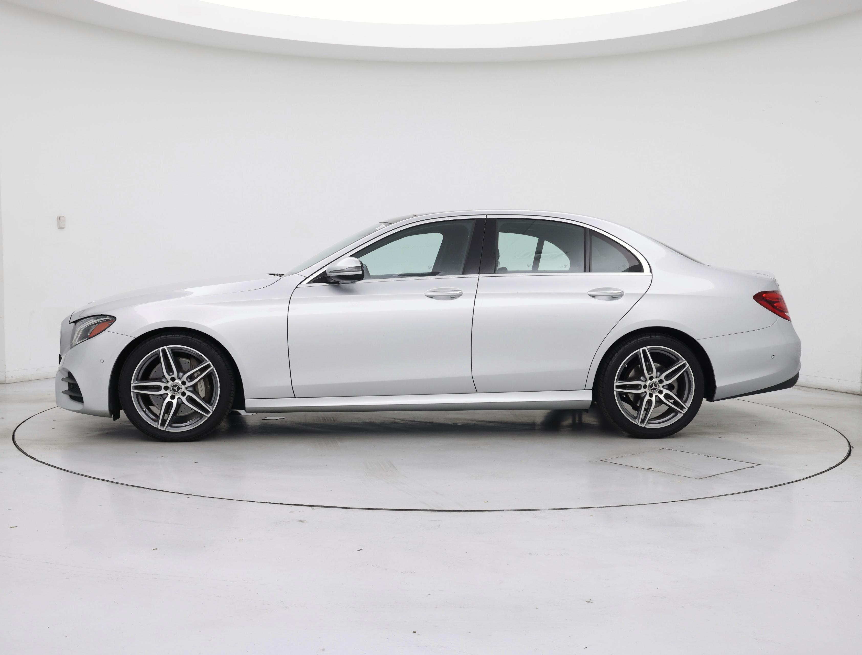 Thumbnail: 2018 Mercedes-Benz E-Class - 3