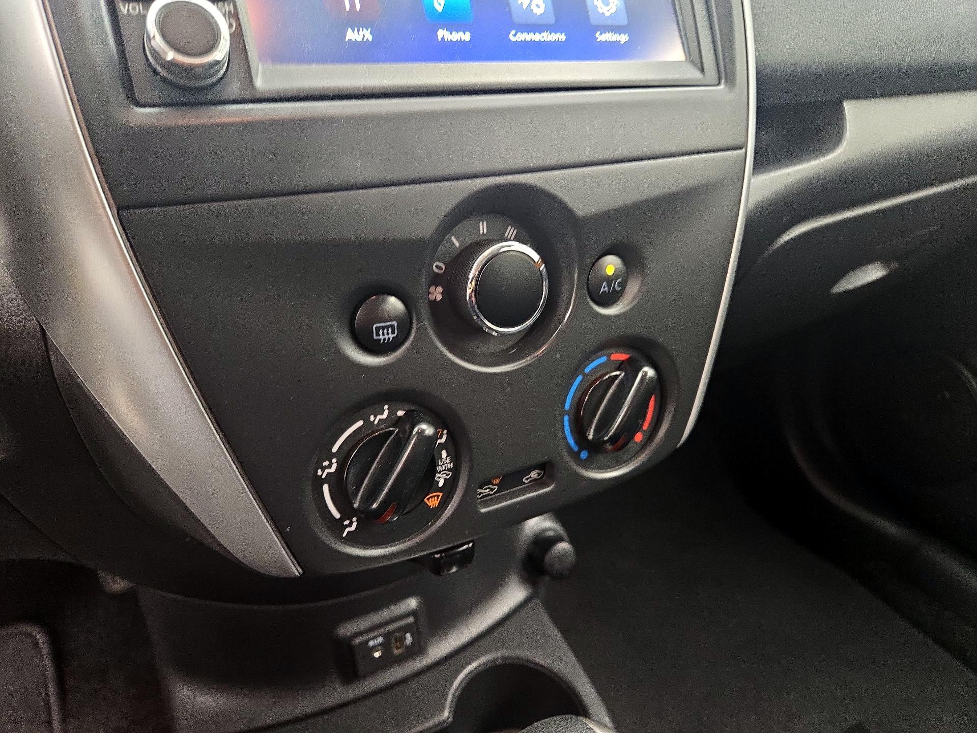 Thumbnail: 2018 Nissan Versa Note - 16