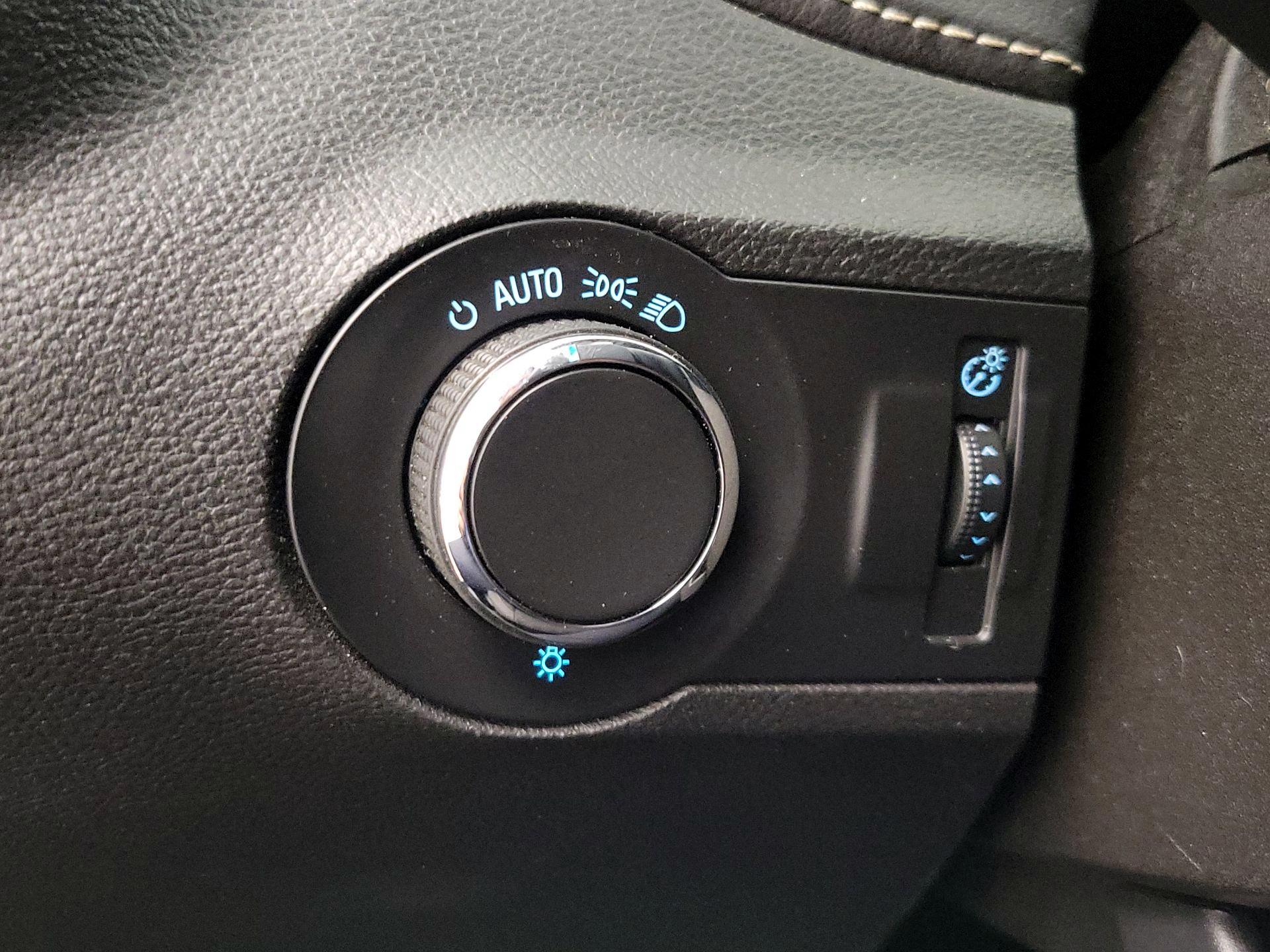 Thumbnail: 2015 Chevrolet Camaro - 13