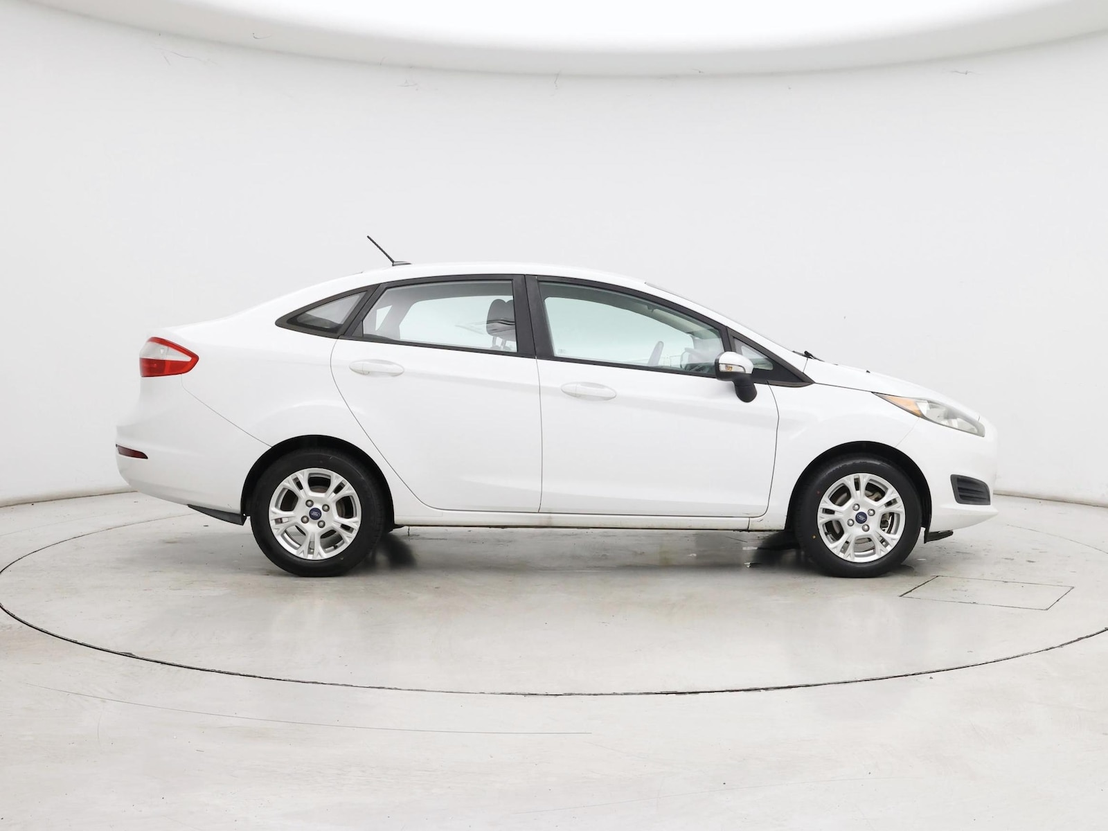 2016 Ford Fiesta SE - Photo 8