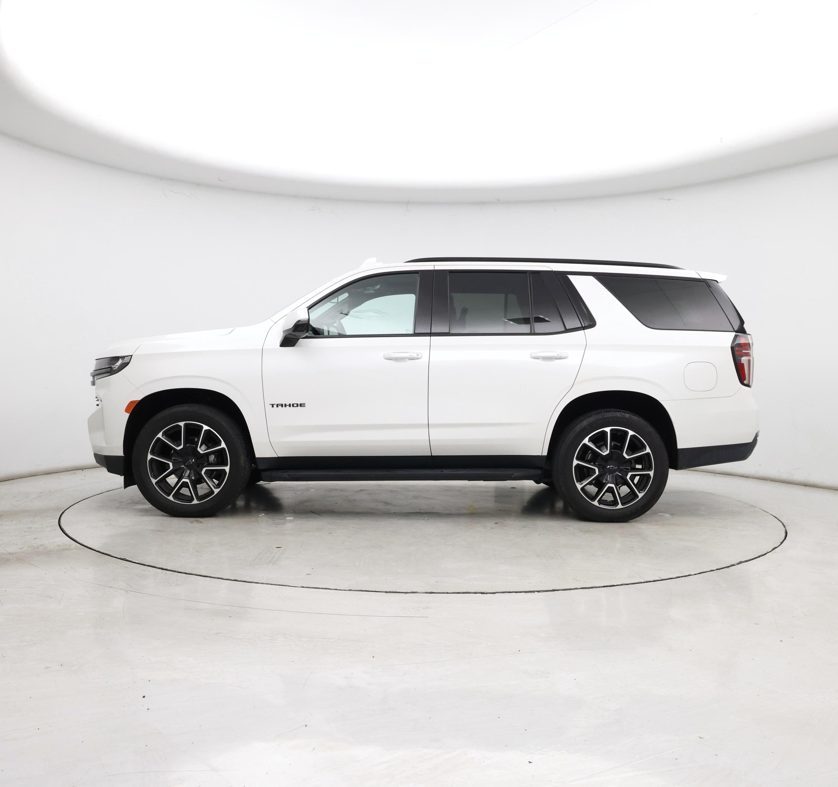 Thumbnail: 2021 Chevrolet Tahoe - 3