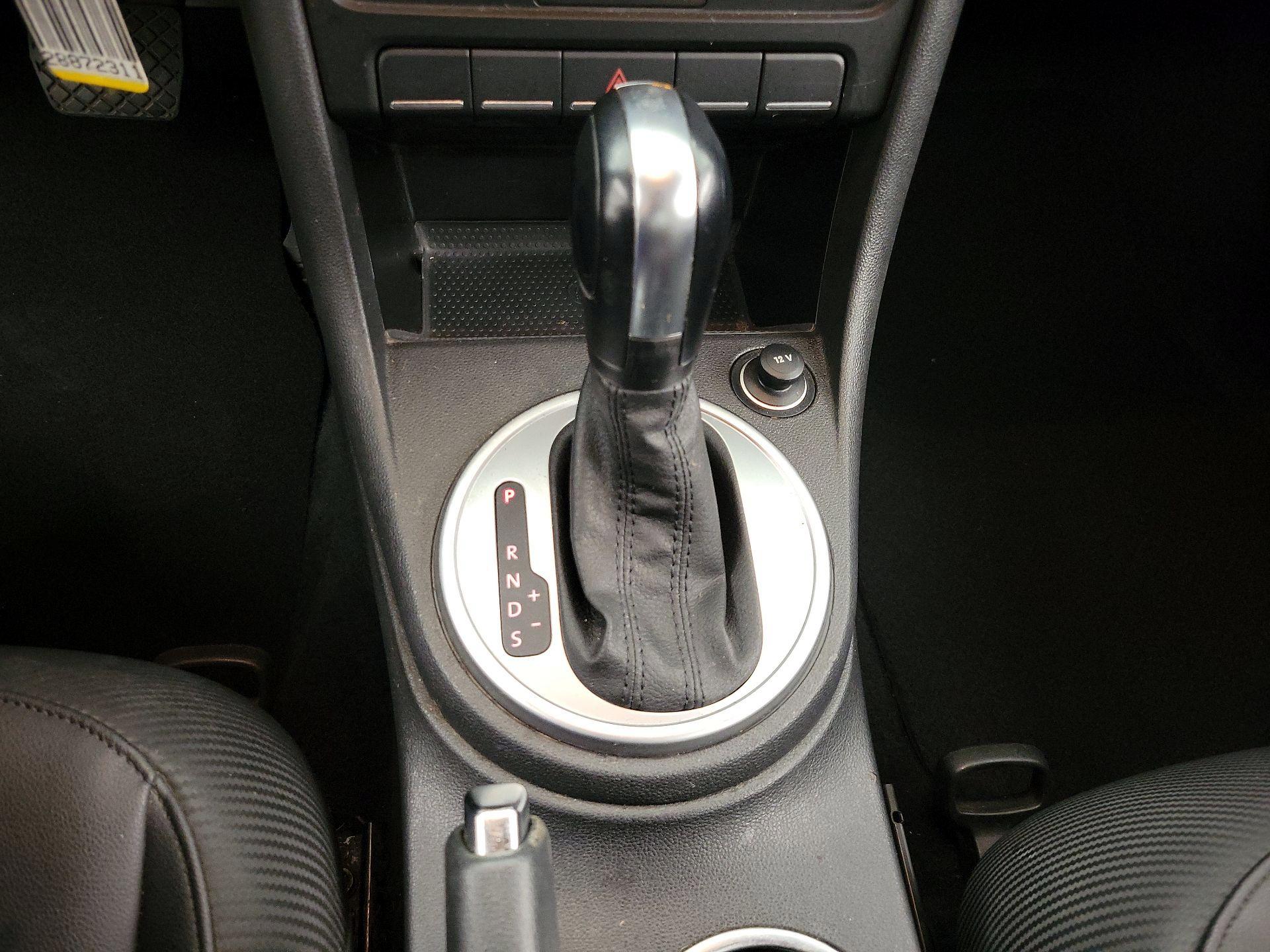 Thumbnail: 2016 Volkswagen Beetle - 16