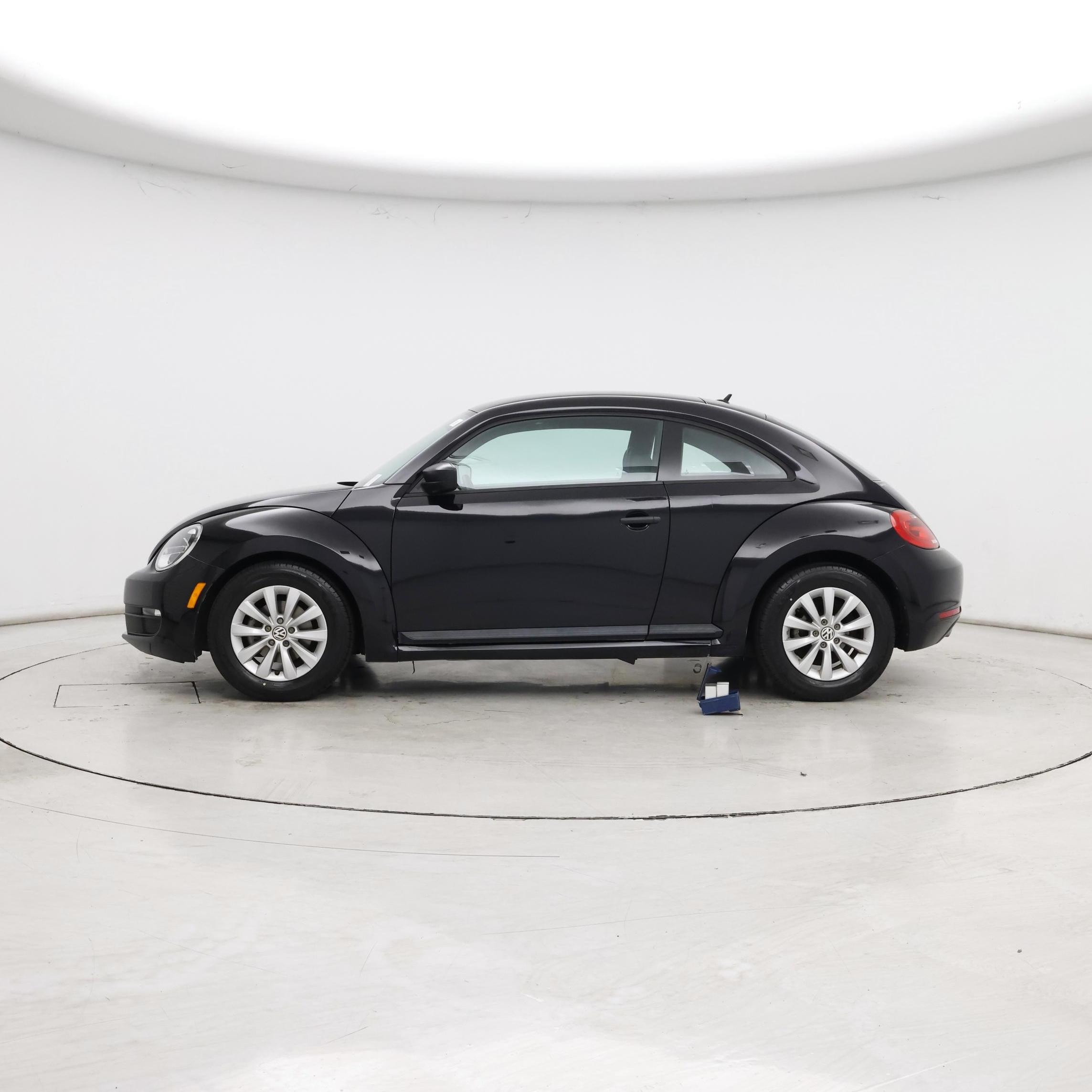 Thumbnail: 2016 Volkswagen Beetle - 3