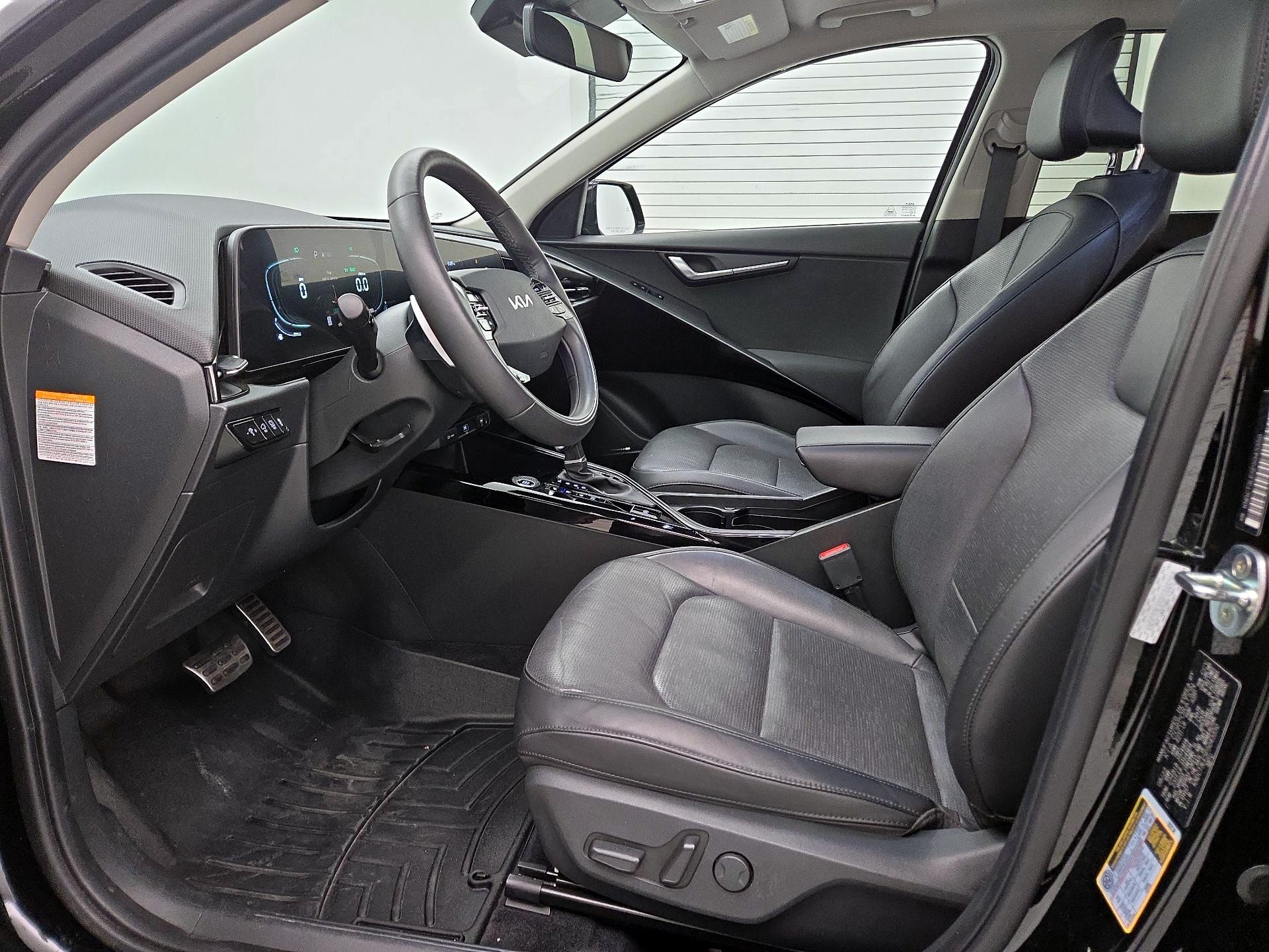 Thumbnail: 2023 Kia Niro - 11