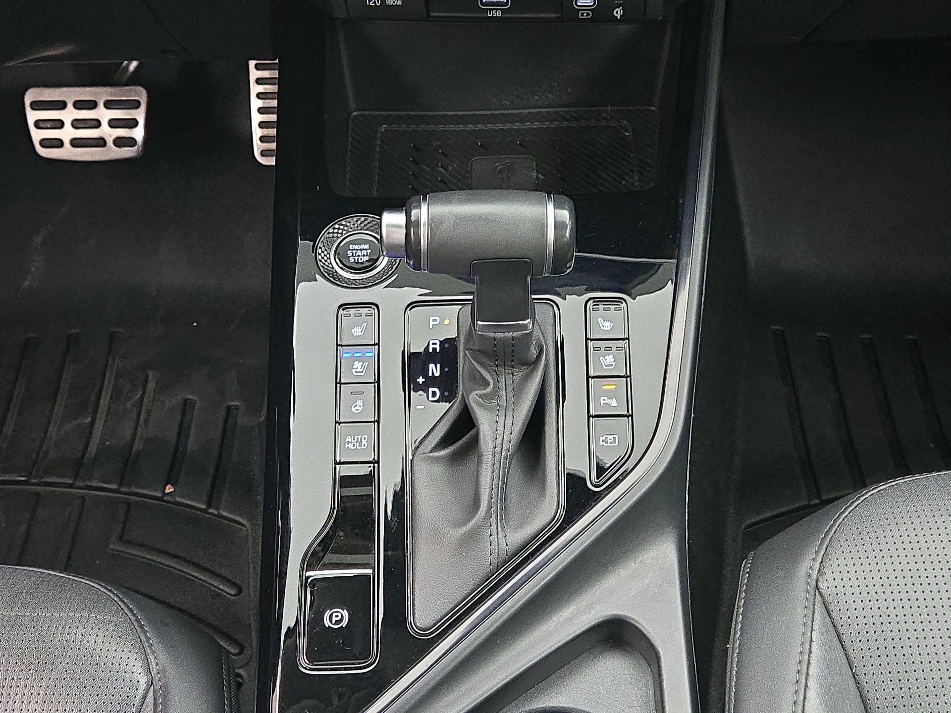 Thumbnail: 2023 Kia Niro - 17