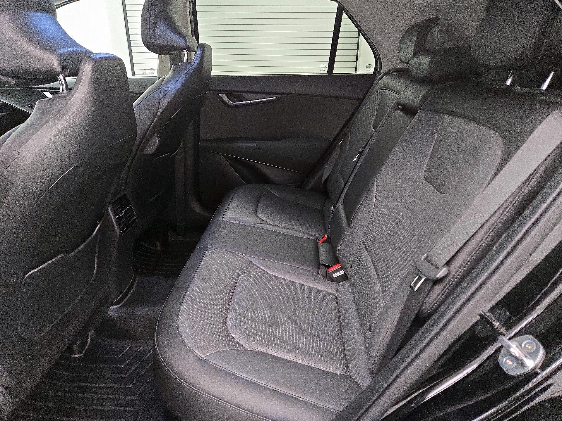 Thumbnail: 2023 Kia Niro - 20