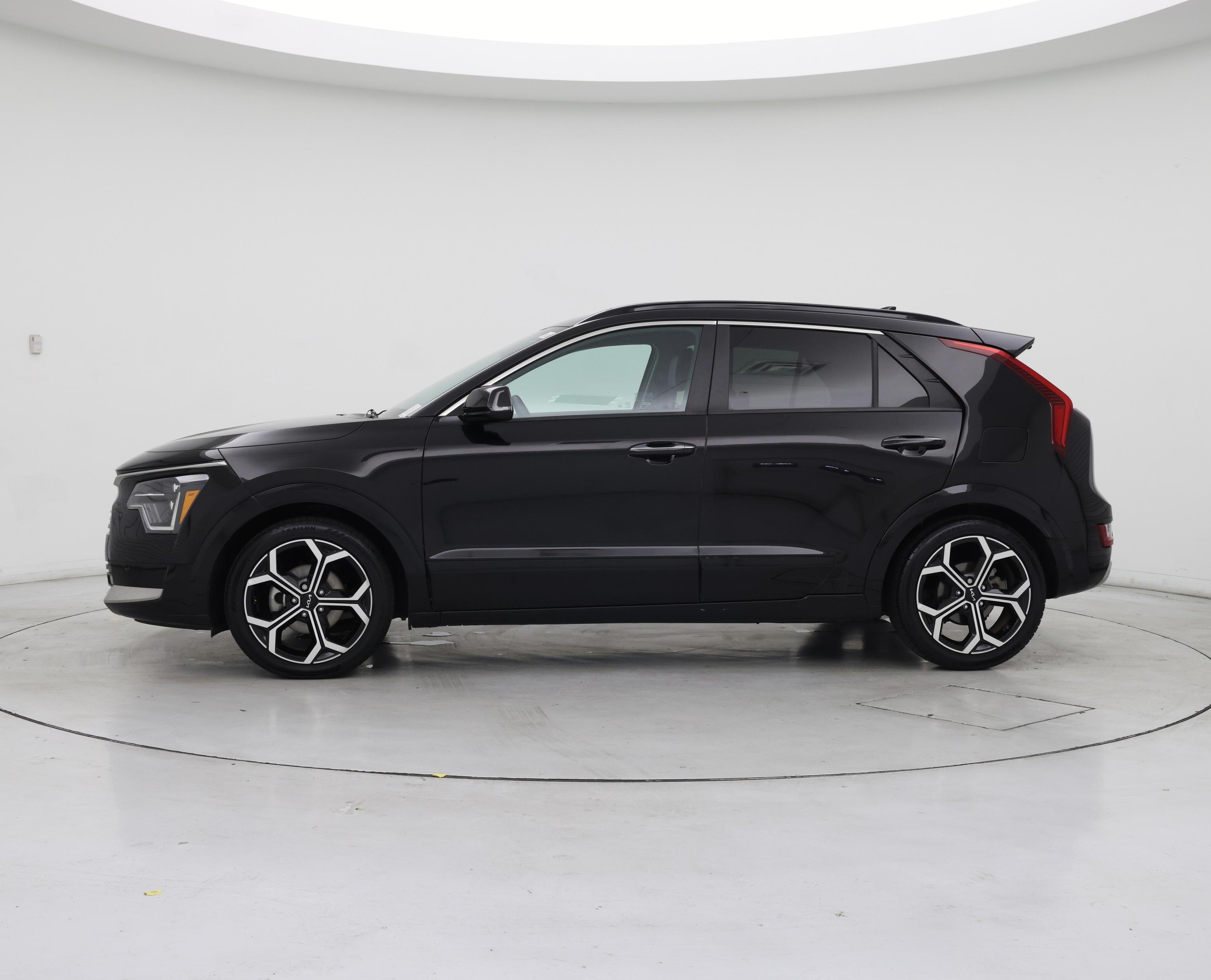 Thumbnail: 2023 Kia Niro - 3