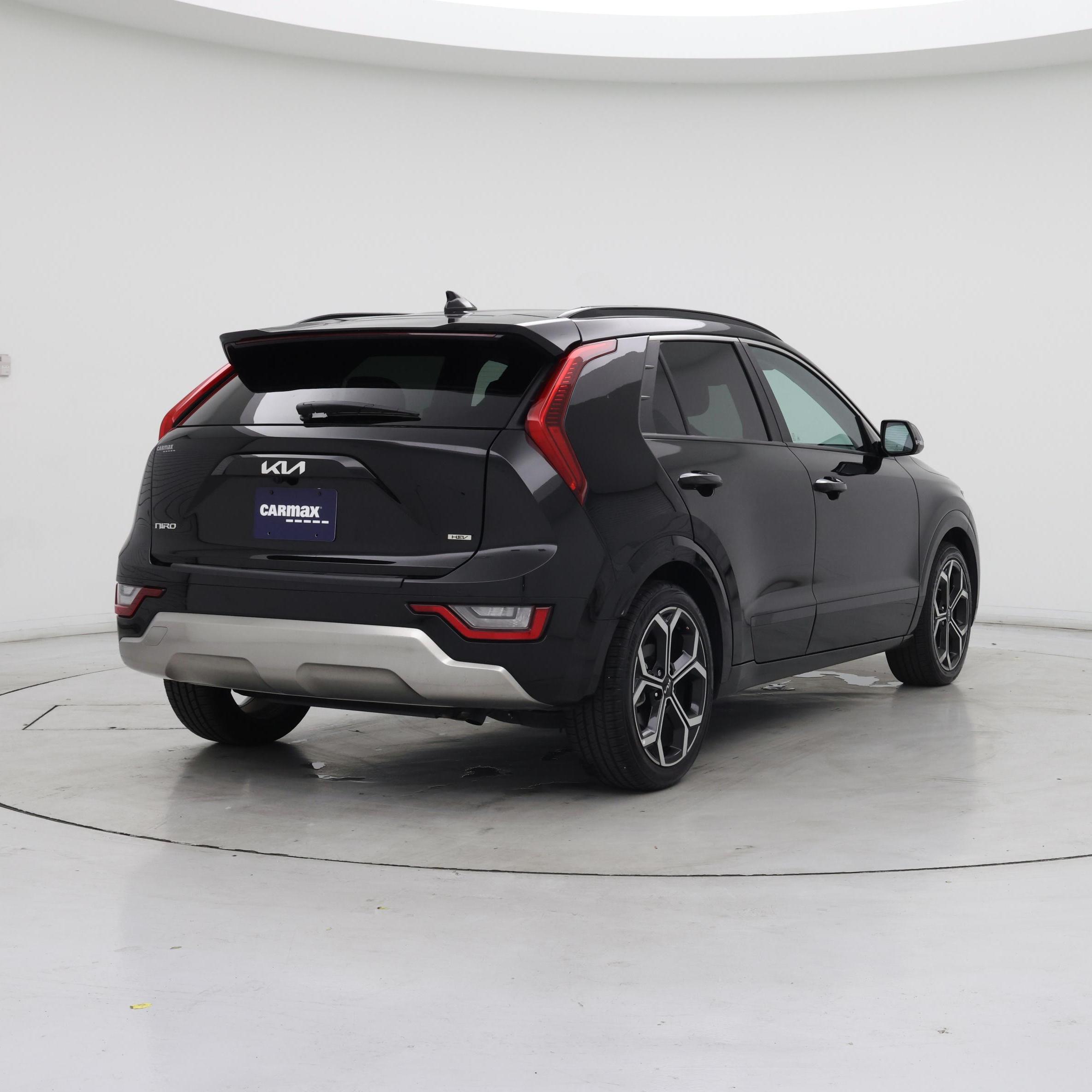 Thumbnail: 2023 Kia Niro - 8
