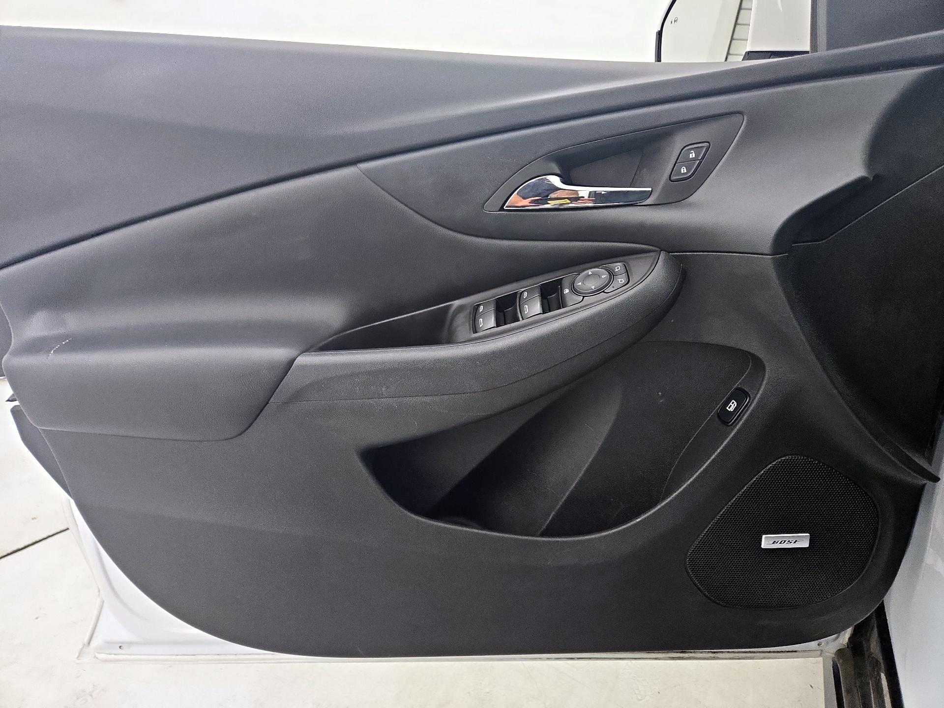 Thumbnail: 2017 Chevrolet Volt - 12