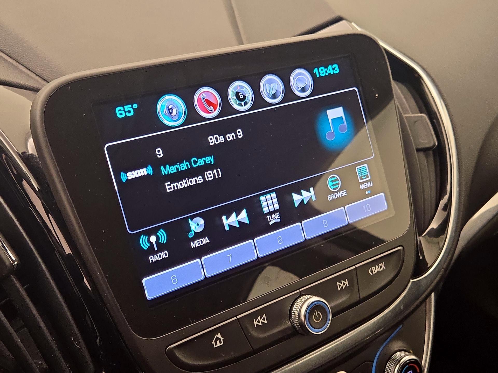 Thumbnail: 2017 Chevrolet Volt - 14
