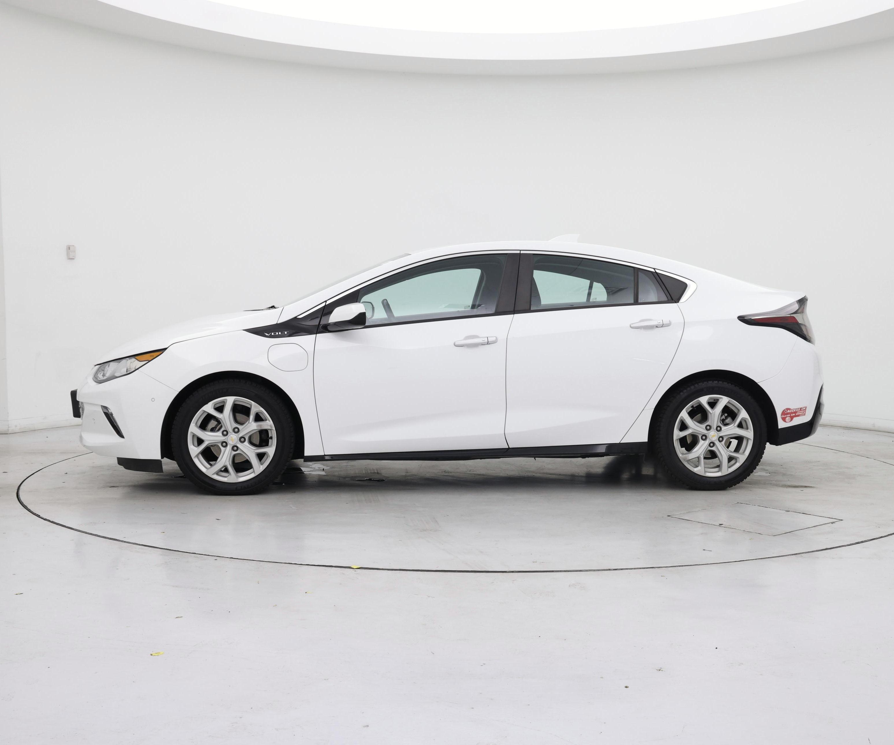Thumbnail: 2017 Chevrolet Volt - 3