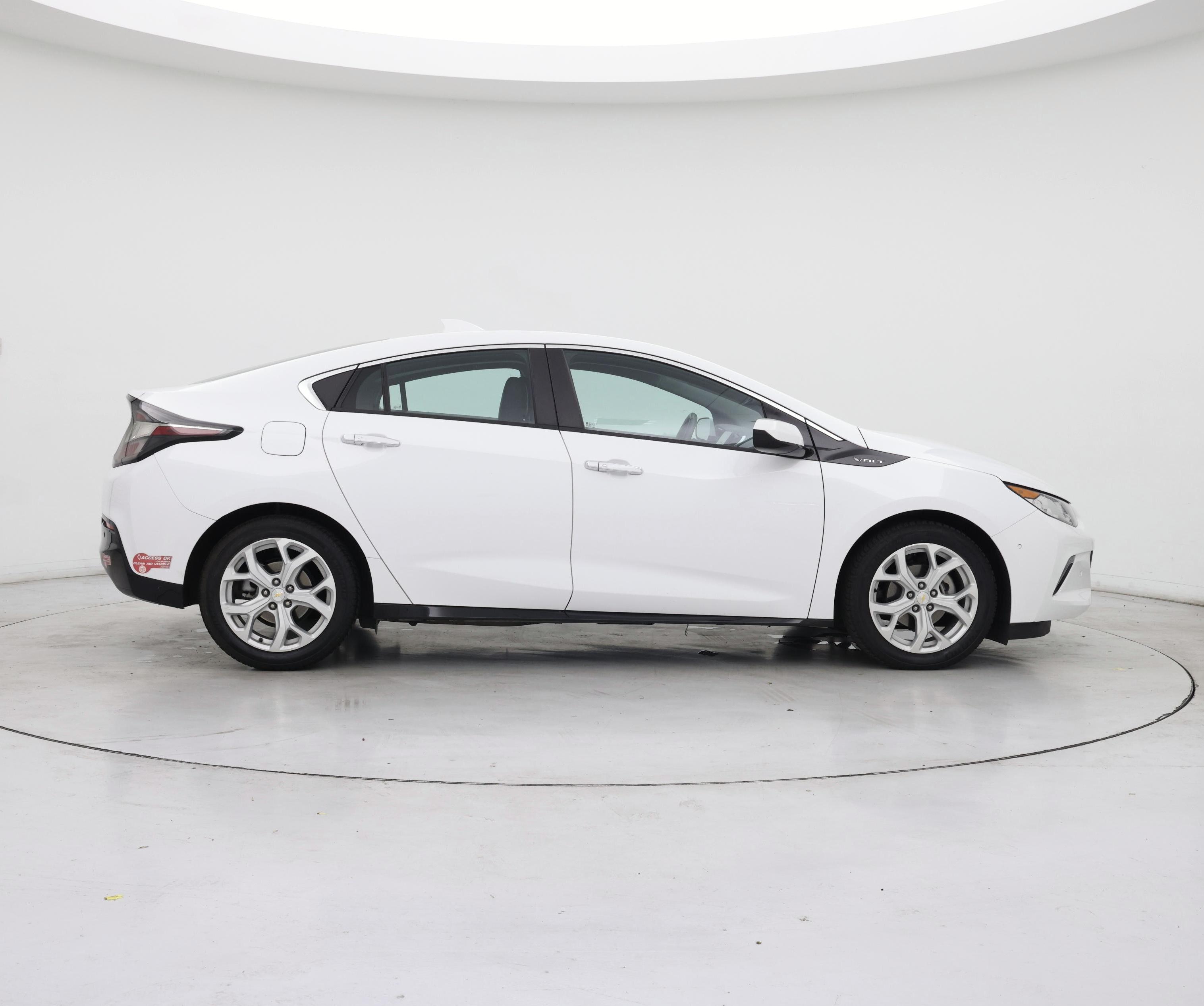 Thumbnail: 2017 Chevrolet Volt - 7
