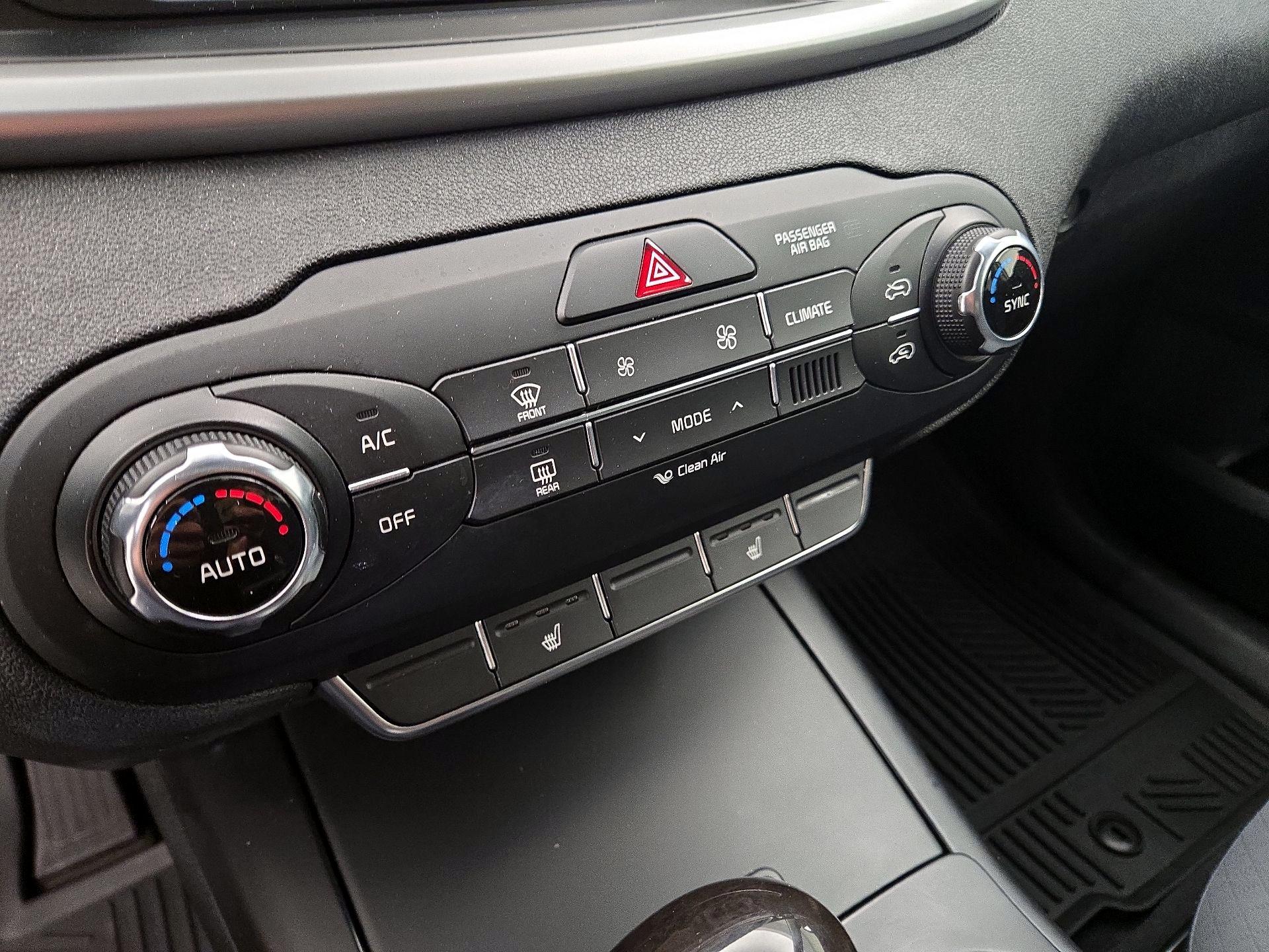 Thumbnail: 2018 Kia Sorento - 14